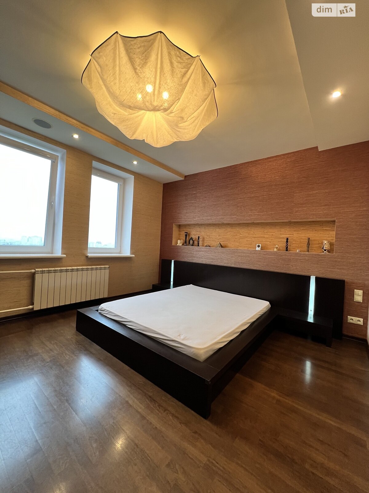 Продаж трикімнатної квартири в Києві, на вул. Миколи Амосова 4, район Олександрівська Слобідка фото 1 Продаж трикімнатної квартири в Києві, на вул. Миколи Амосова 4, район Олександрівська Слобідка фото 1