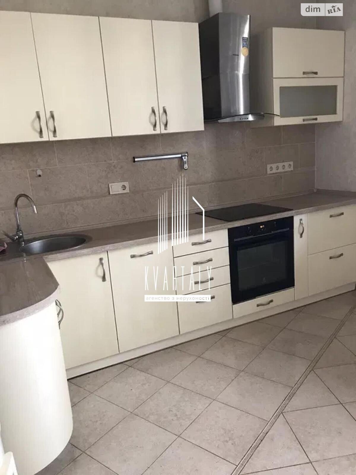 Продажа двухкомнатной квартиры в Киеве, на ул. Николая Скрыпника 40, район Александровская Слободка фото 1 Продажа двухкомнатной квартиры в Киеве, на ул. Николая Скрыпника 40, район Александровская Слободка фото 1