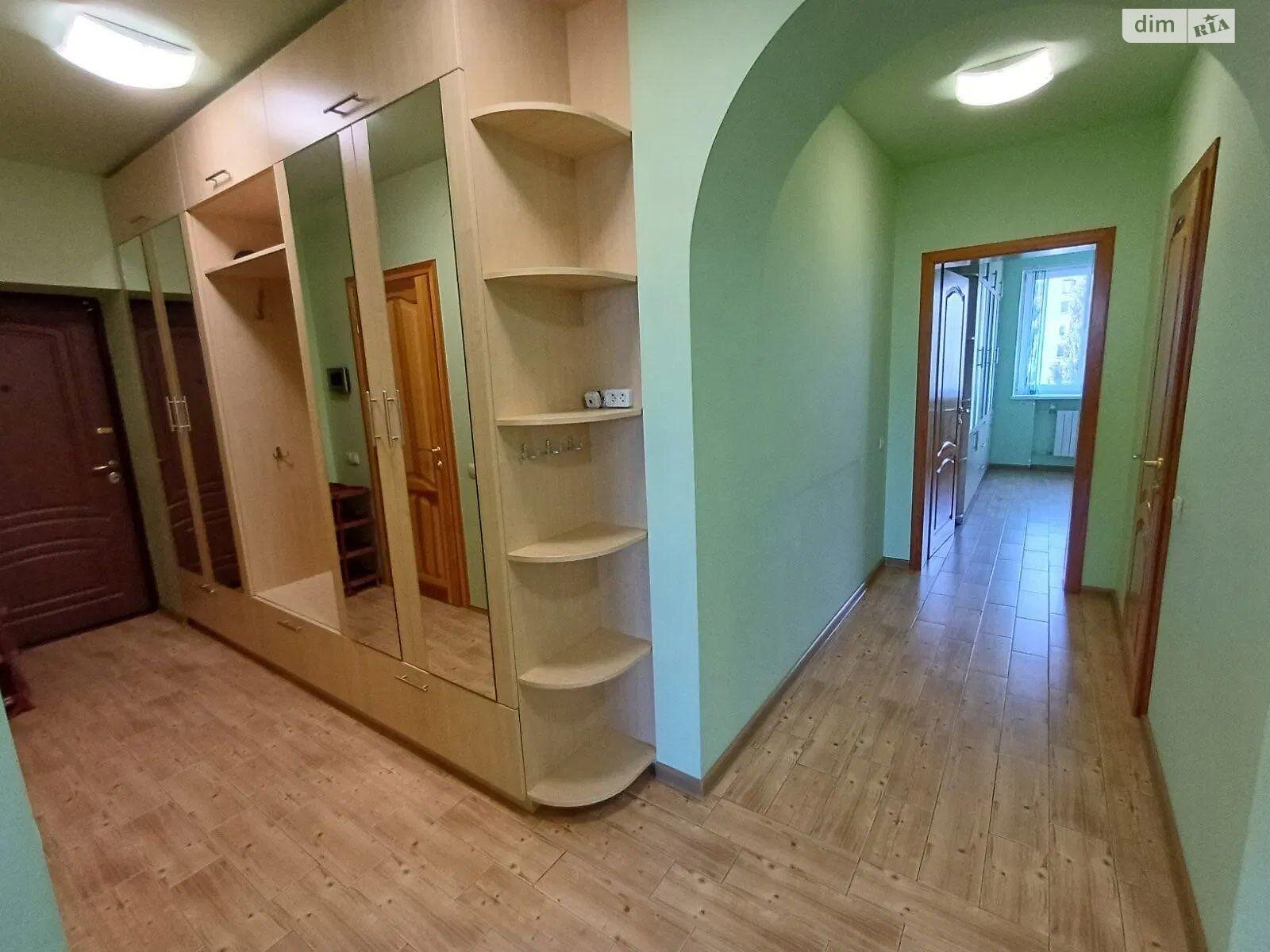 Продажа трехкомнатной квартиры в Киеве, на ул. Просвещения 3А, район Александровская Слободка фото 1 Продажа трехкомнатной квартиры в Киеве, на ул. Просвещения 3А, район Александровская Слободка фото 1