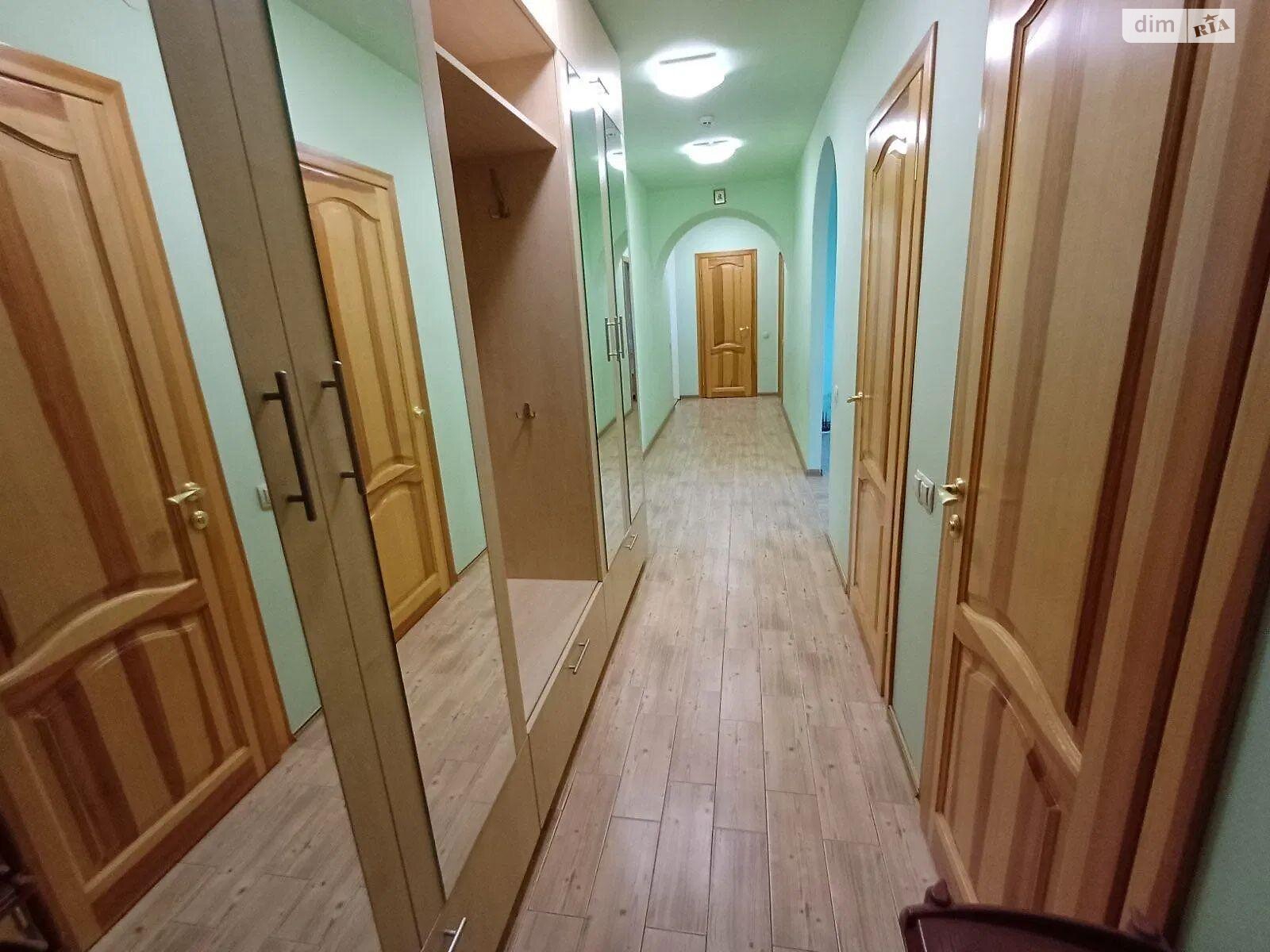 Продажа трехкомнатной квартиры в Киеве, на ул. Просвещения 3А, район Александровская Слободка фото 1 Продажа трехкомнатной квартиры в Киеве, на ул. Просвещения 3А, район Александровская Слободка фото 1