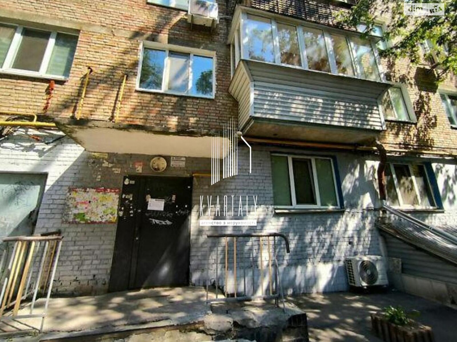 Продажа двухкомнатной квартиры в Киеве, на ул. Соломенская 16, район Александровская Слободка фото 1 Продажа двухкомнатной квартиры в Киеве, на ул. Соломенская 16, район Александровская Слободка фото 1