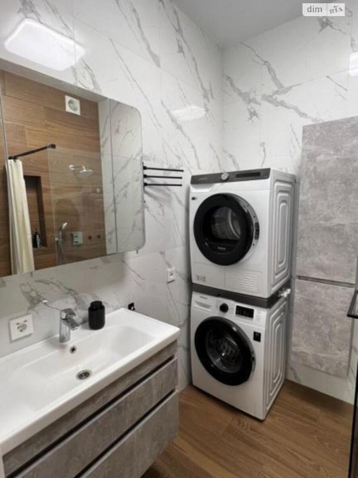 Продажа двухкомнатной квартиры в Киеве, на ул. Университетская 17А, район Александровская Слободка фото 1 Продажа двухкомнатной квартиры в Киеве, на ул. Университетская 17А, район Александровская Слободка фото 1