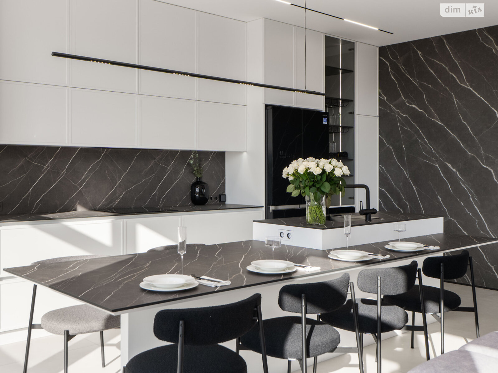 Продажа трехкомнатной квартиры в Киеве, на ул. Университетская 17А, кв. 18, район Александровская Слободка фото 1