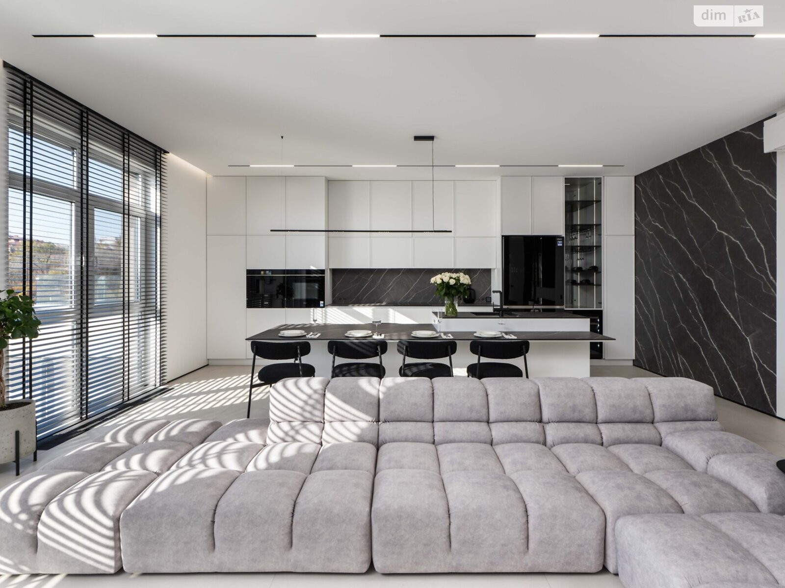 Продажа трехкомнатной квартиры в Киеве, на ул. Университетская 17А, кв. 18, район Александровская Слободка фото 1