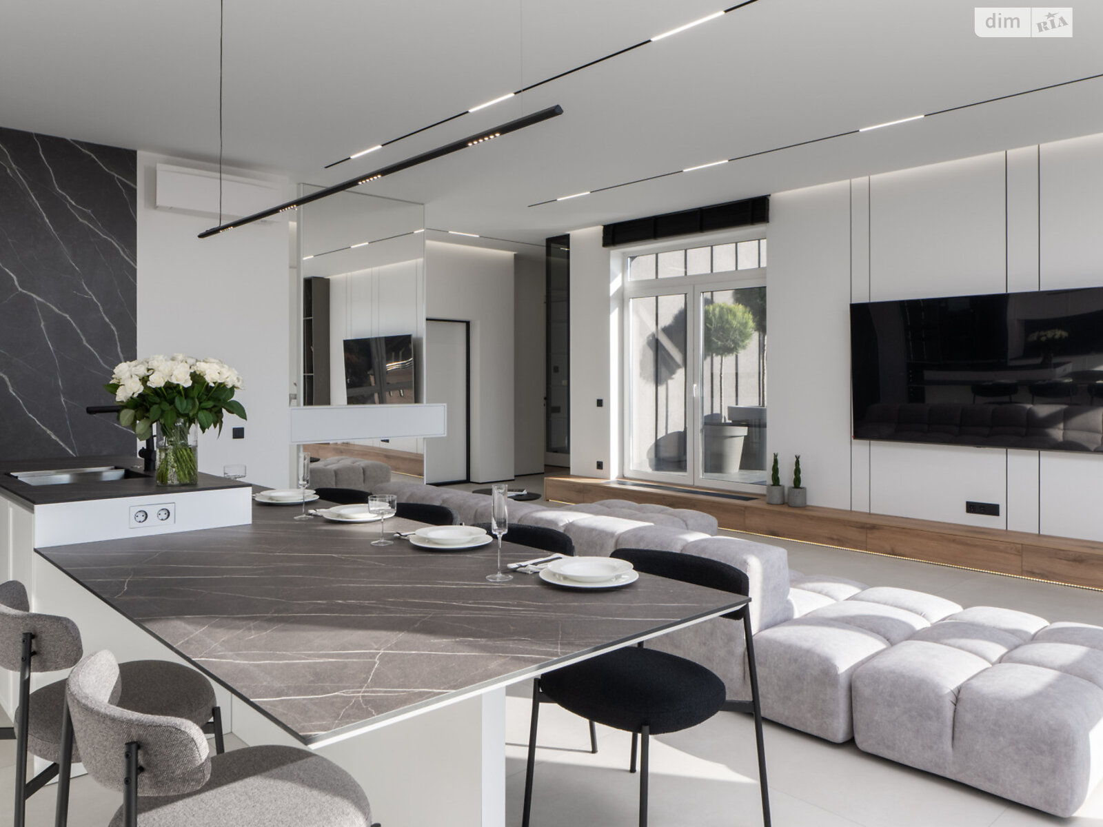 Продажа трехкомнатной квартиры в Киеве, на ул. Университетская 17А, кв. 18, район Александровская Слободка фото 1