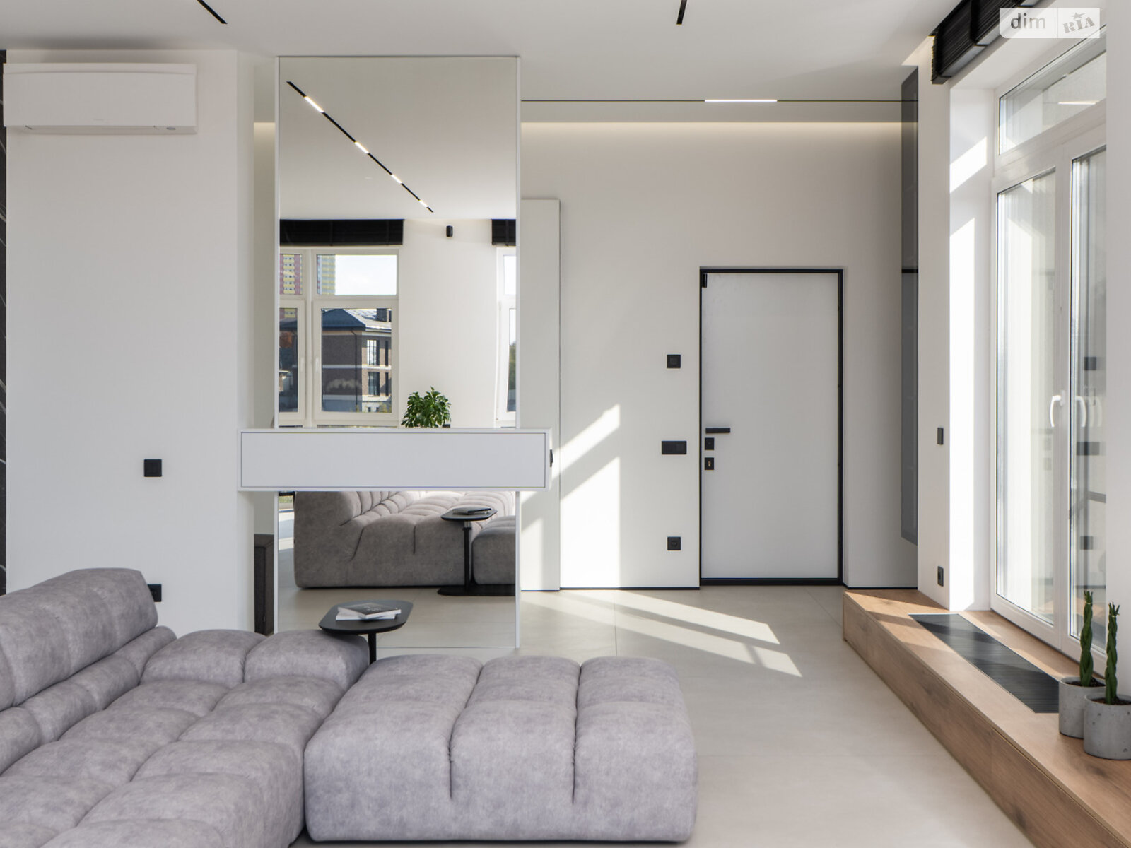 Продажа трехкомнатной квартиры в Киеве, на ул. Университетская 17А, кв. 18, район Александровская Слободка фото 1