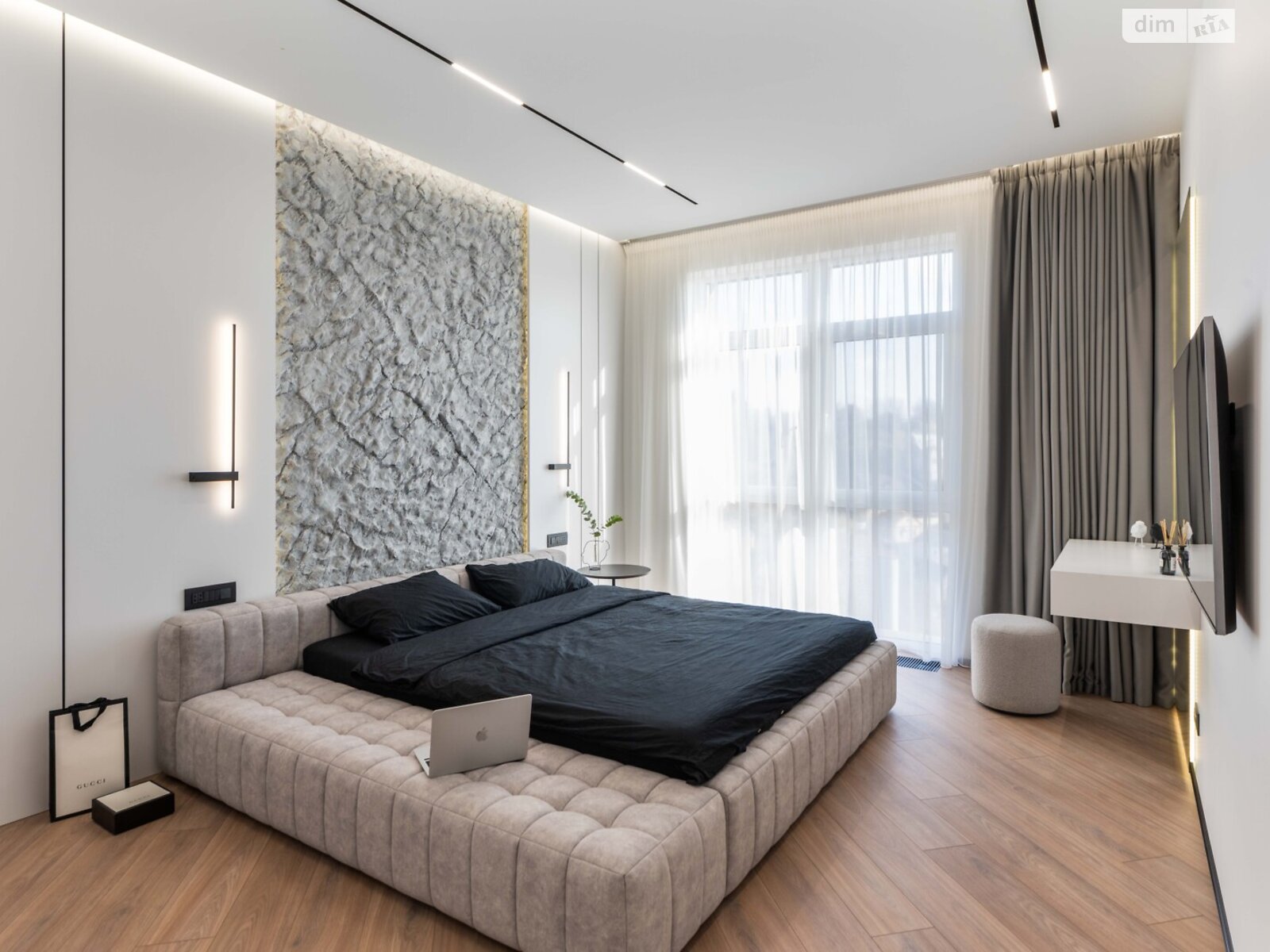 Продажа трехкомнатной квартиры в Киеве, на ул. Университетская 17А, кв. 18, район Александровская Слободка фото 1