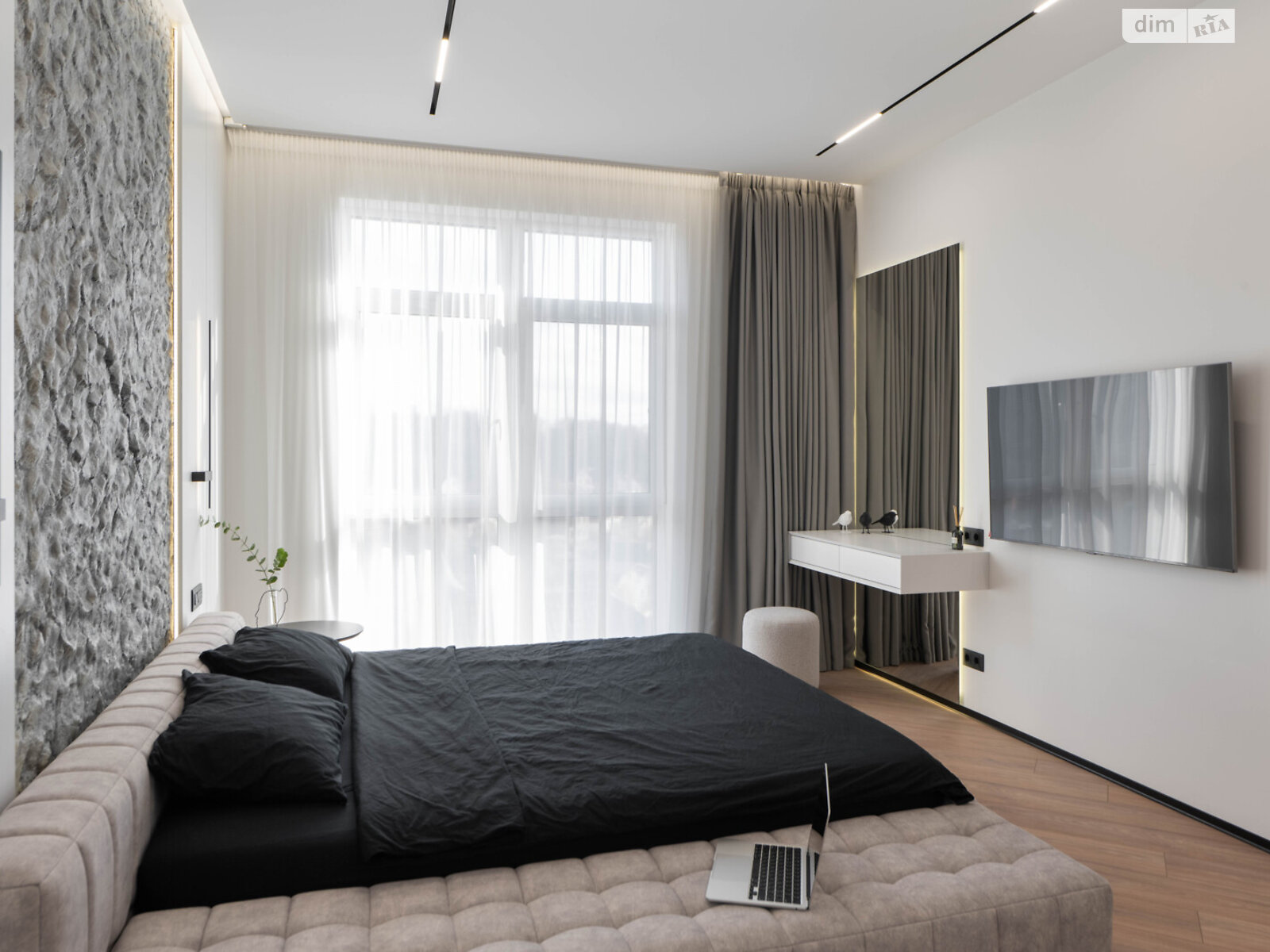 Продажа трехкомнатной квартиры в Киеве, на ул. Университетская 17А, кв. 18, район Александровская Слободка фото 1