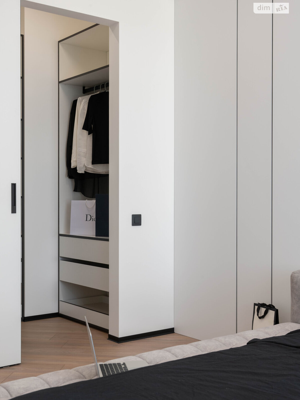 Продажа трехкомнатной квартиры в Киеве, на ул. Университетская 17А, кв. 18, район Александровская Слободка фото 1