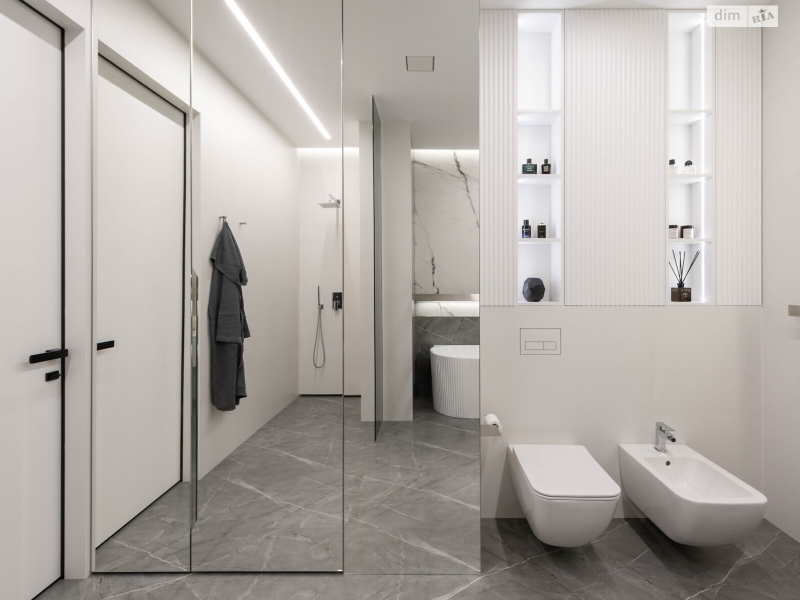 Продажа трехкомнатной квартиры в Киеве, на ул. Университетская 17А, кв. 18, район Александровская Слободка фото 1