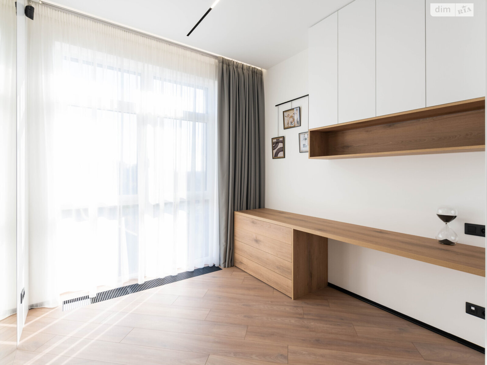 Продажа трехкомнатной квартиры в Киеве, на ул. Университетская 17А, кв. 18, район Александровская Слободка фото 1