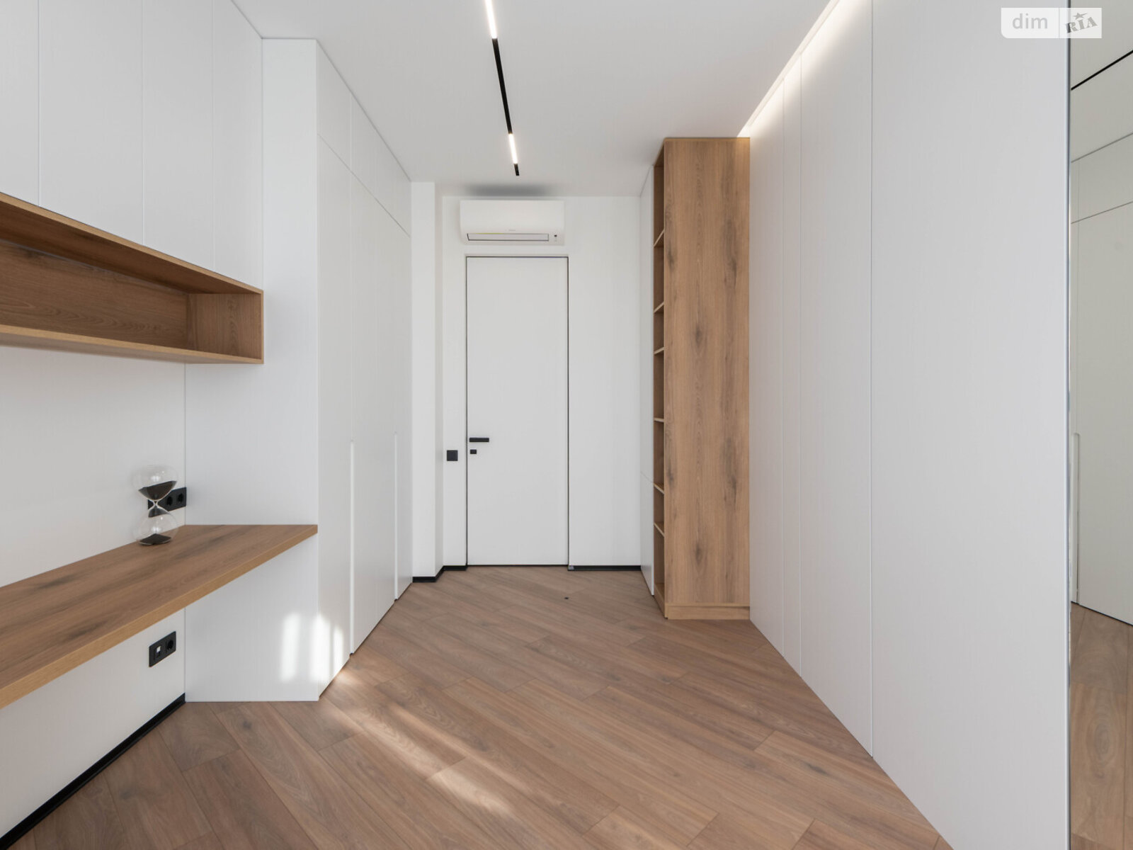 Продажа трехкомнатной квартиры в Киеве, на ул. Университетская 17А, кв. 18, район Александровская Слободка фото 1