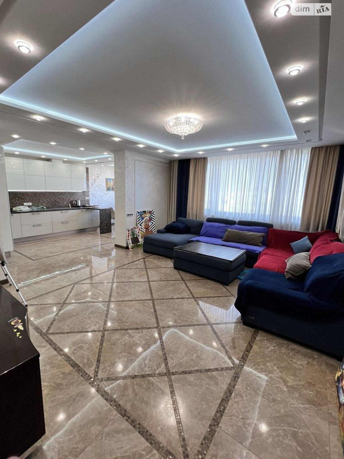 Продаж трикімнатної квартири в Києві, на просп. Червонозоряний 6А, район Олександрівська Слобідка фото 1 Продаж трикімнатної квартири в Києві, на просп. Червонозоряний 6А, район Олександрівська Слобідка фото 1