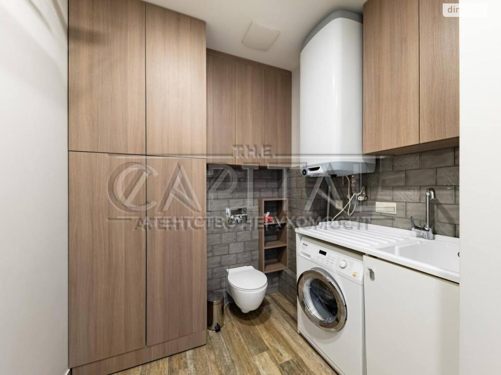 Продажа шестикомнатной квартиры в Киеве, на ул. Андрея Верхогляда 12, фото 1 Продажа шестикомнатной квартиры в Киеве, на ул. Андрея Верхогляда 12, фото 1