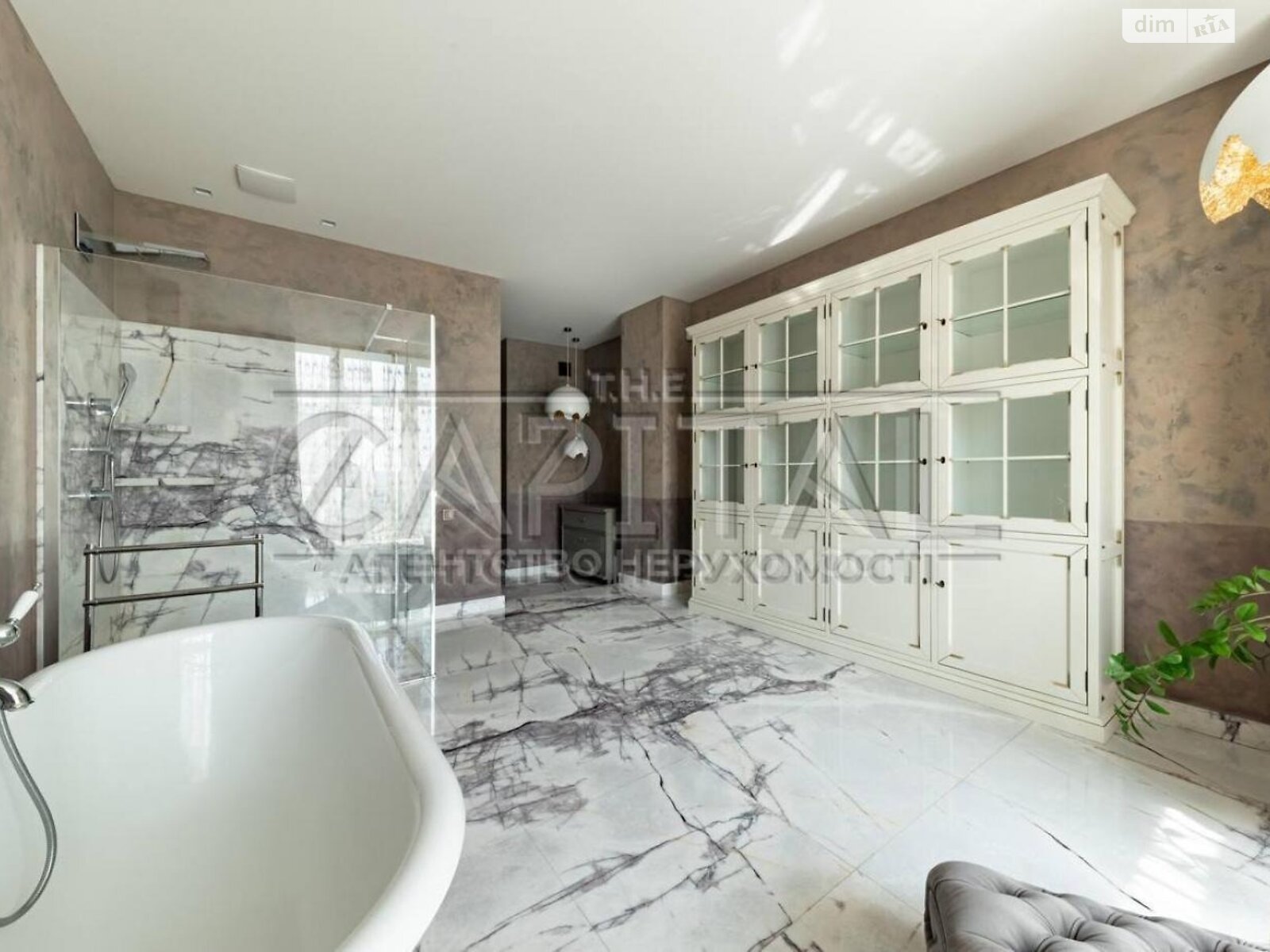 Продажа шестикомнатной квартиры в Киеве, на ул. Андрея Верхогляда 12, фото 1 Продажа шестикомнатной квартиры в Киеве, на ул. Андрея Верхогляда 12, фото 1