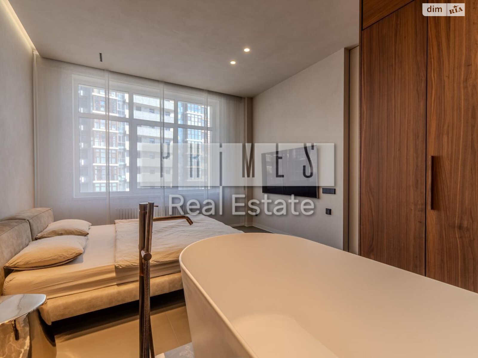 Продаж трикімнатної квартири в Києві, на вул. Андрія Верхогляда 15Б, фото 1