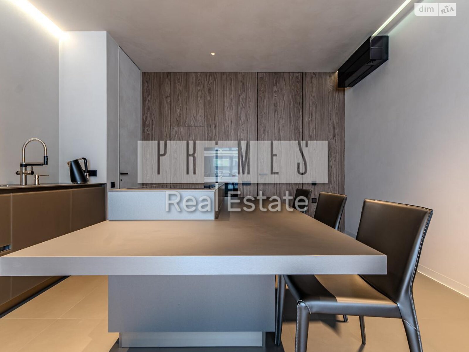 Продаж трикімнатної квартири в Києві, на вул. Андрія Верхогляда 15Б, фото 1