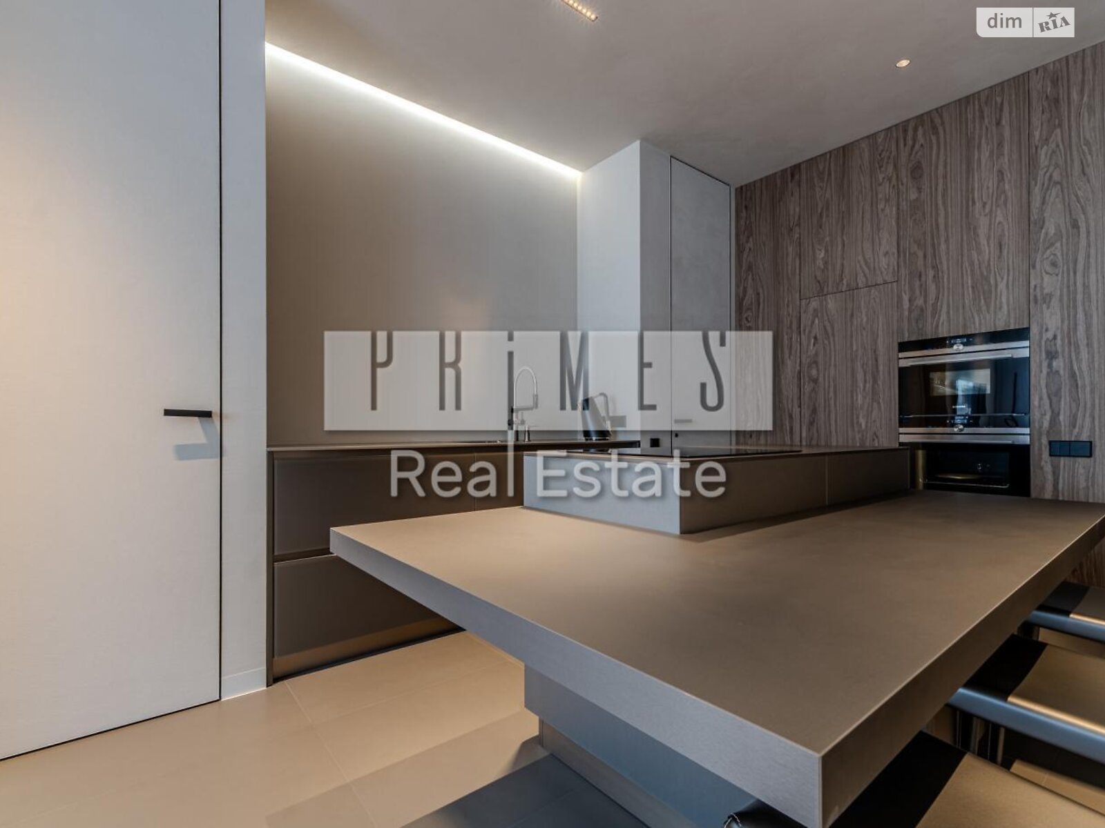 Продаж трикімнатної квартири в Києві, на вул. Андрія Верхогляда 15Б, фото 1