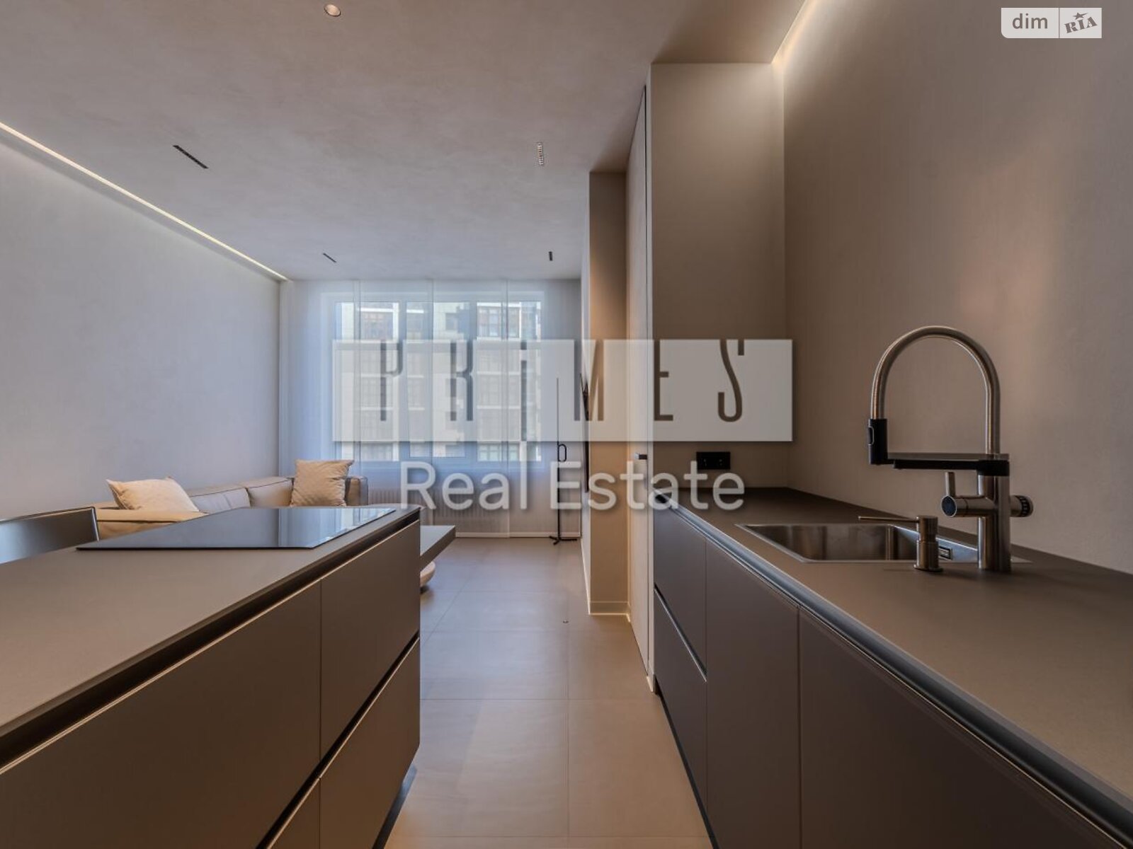 Продаж трикімнатної квартири в Києві, на вул. Андрія Верхогляда 15Б, фото 1