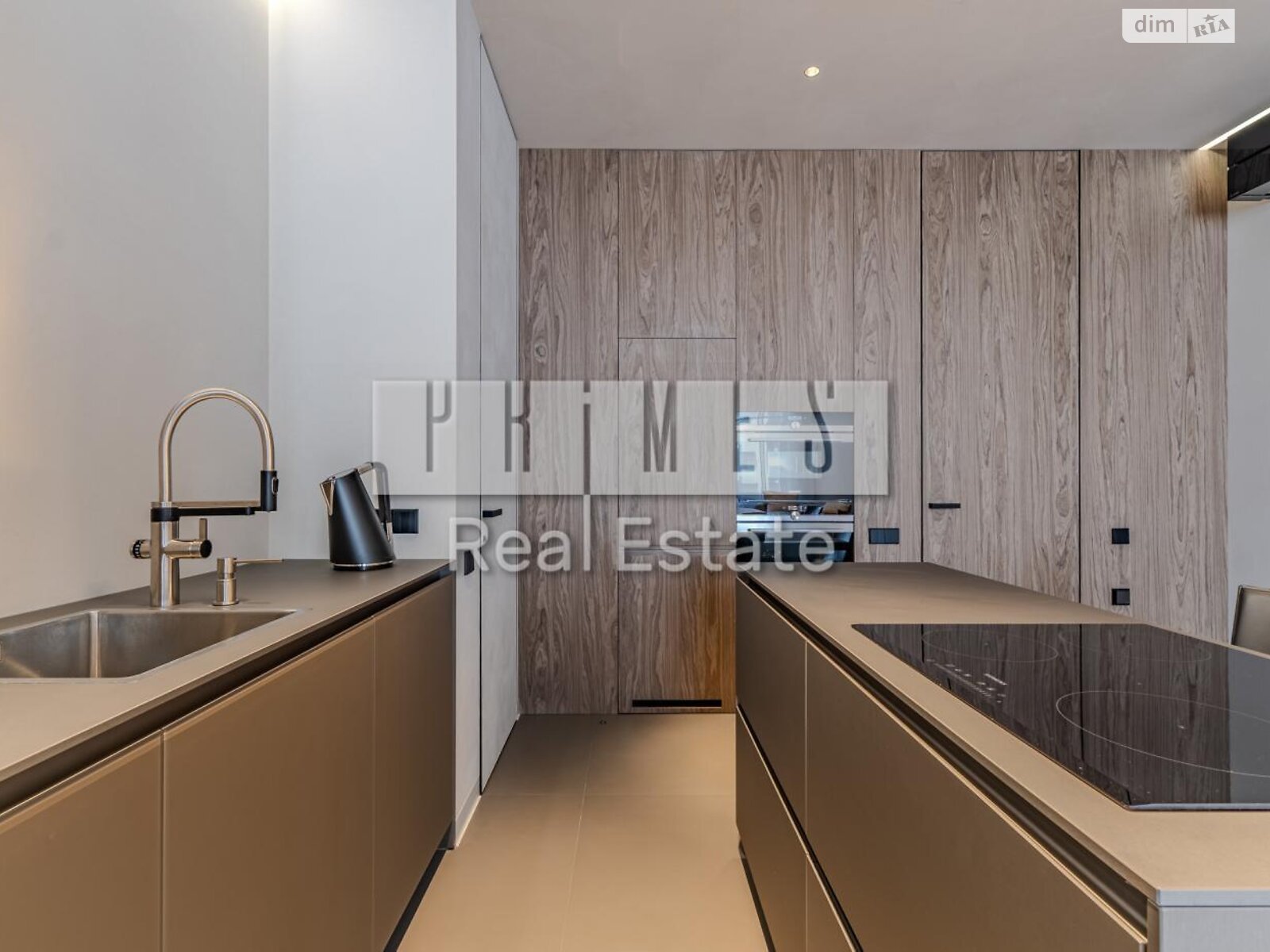 Продаж трикімнатної квартири в Києві, на вул. Андрія Верхогляда 15Б, фото 1