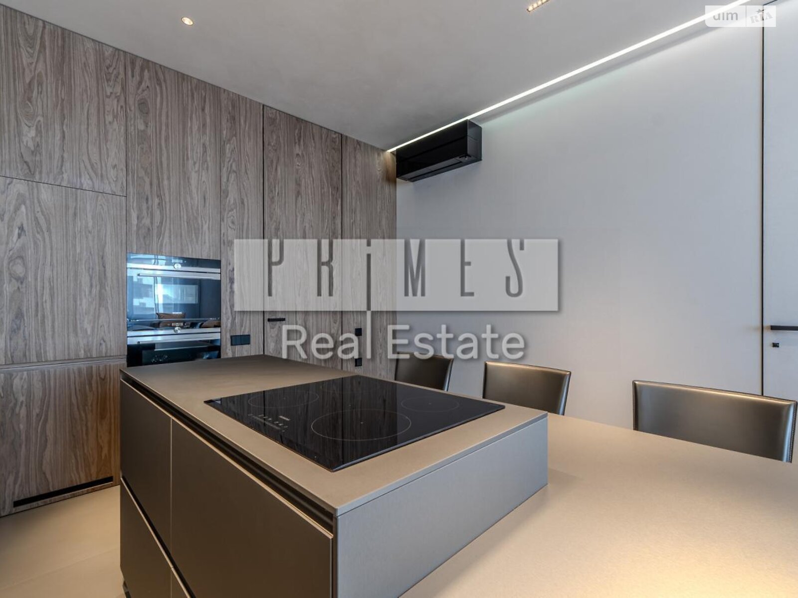 Продаж трикімнатної квартири в Києві, на вул. Андрія Верхогляда 15Б, фото 1