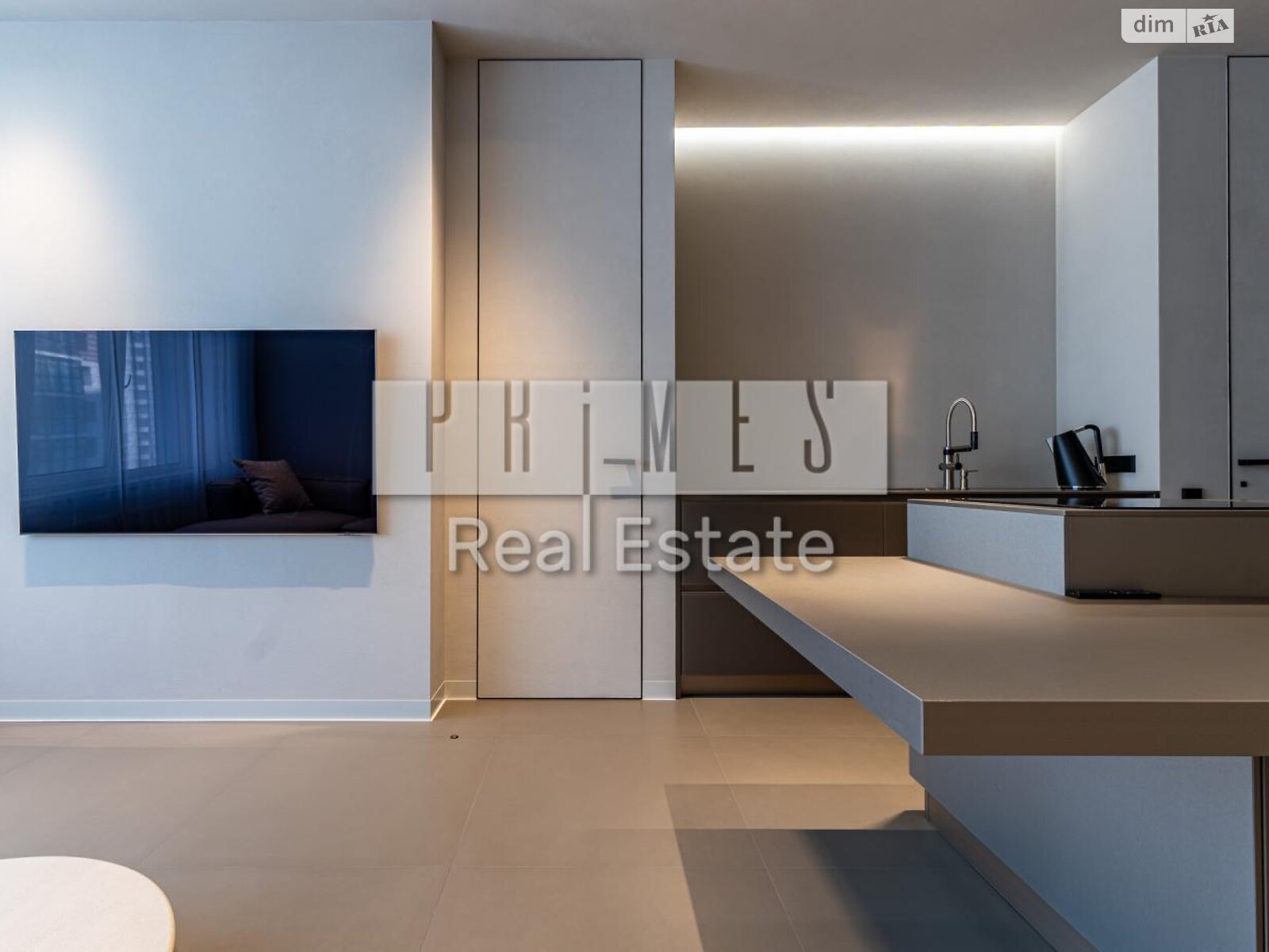 Продаж трикімнатної квартири в Києві, на вул. Андрія Верхогляда 15Б, фото 1