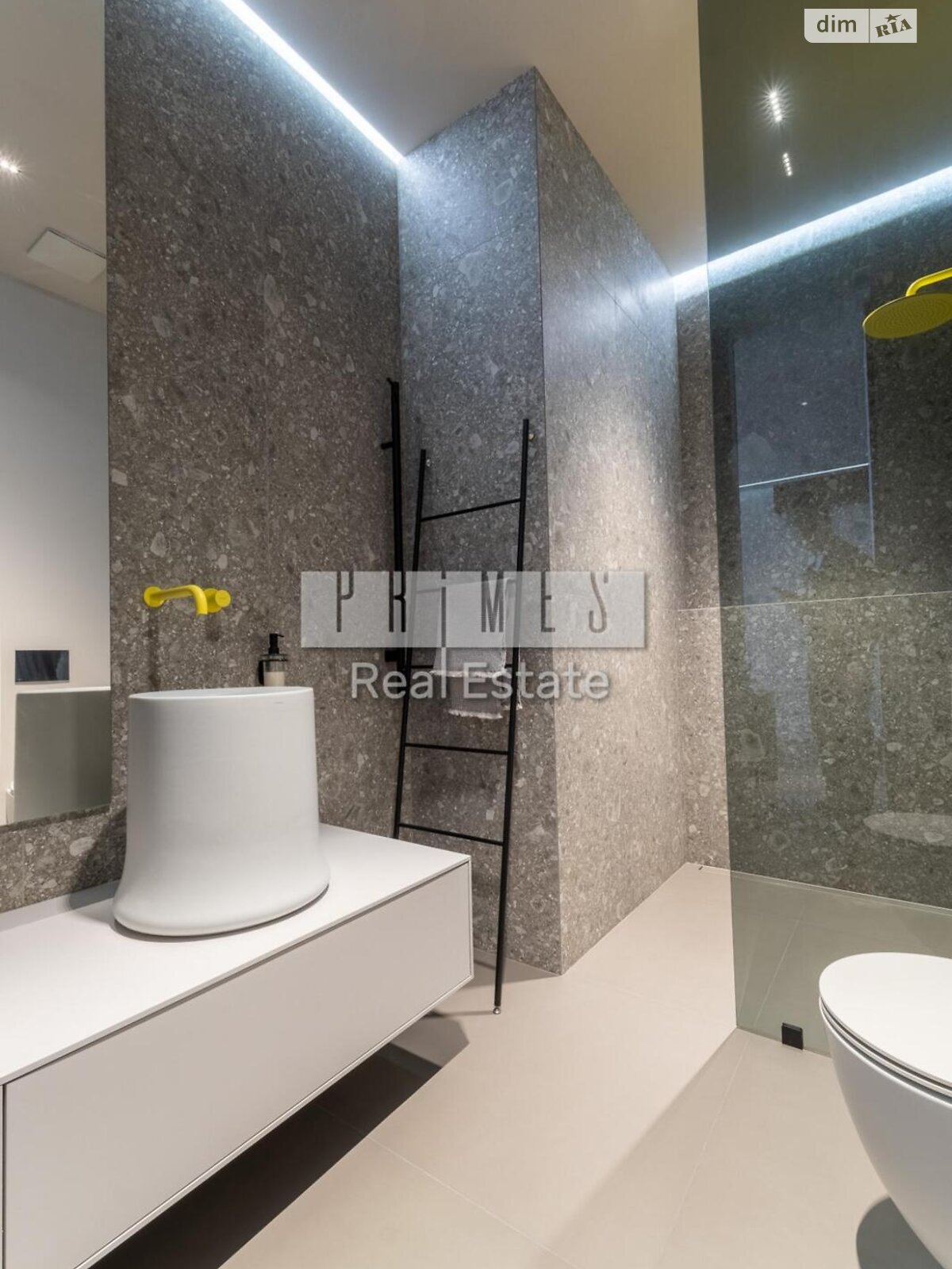 Продаж трикімнатної квартири в Києві, на вул. Андрія Верхогляда 15Б, фото 1