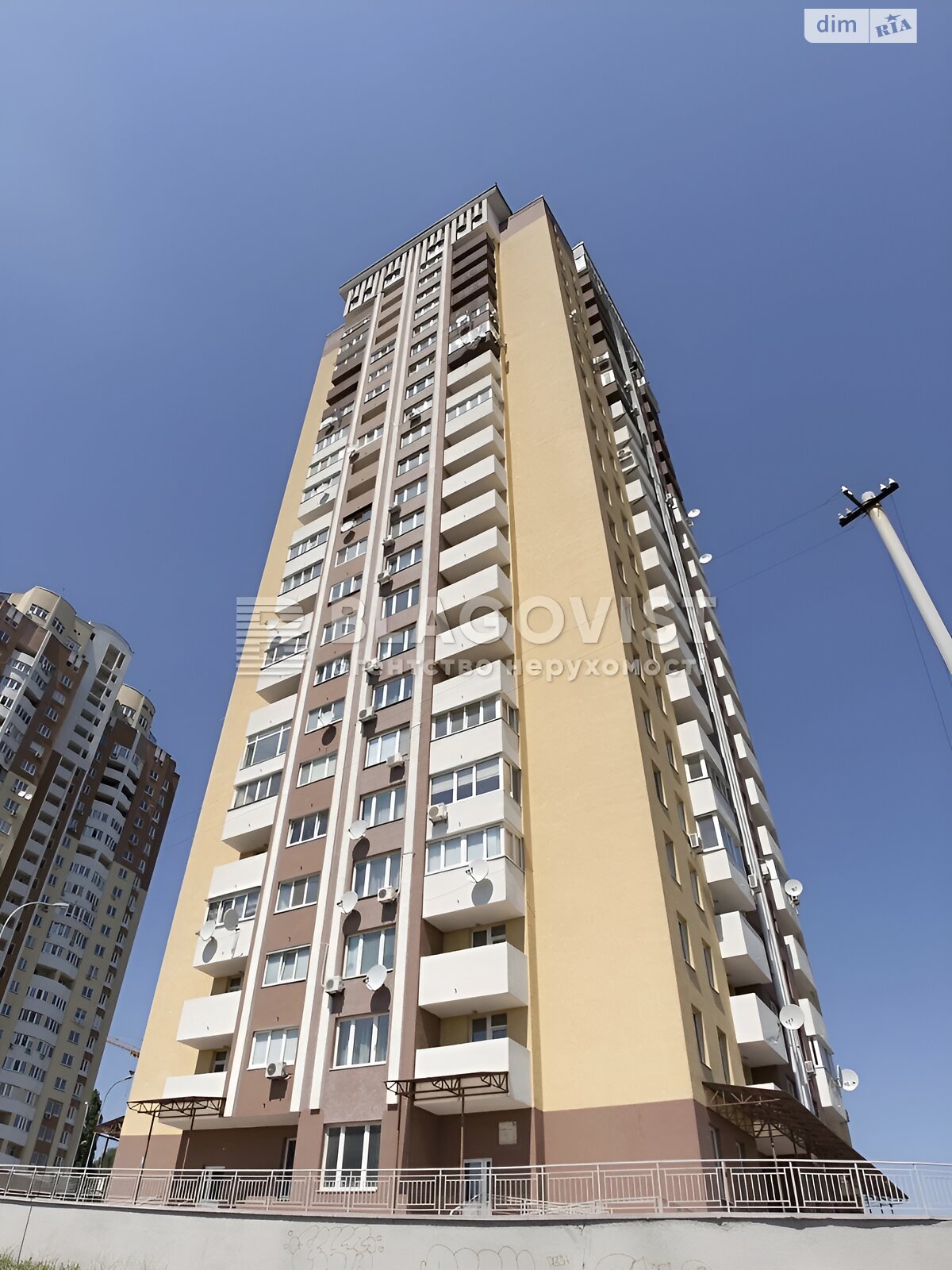 Продаж трикімнатної квартири в Києві, на вул. Левітана 3, район Багринова гора фото 1 Продаж трикімнатної квартири в Києві, на вул. Левітана 3, район Багринова гора фото 1