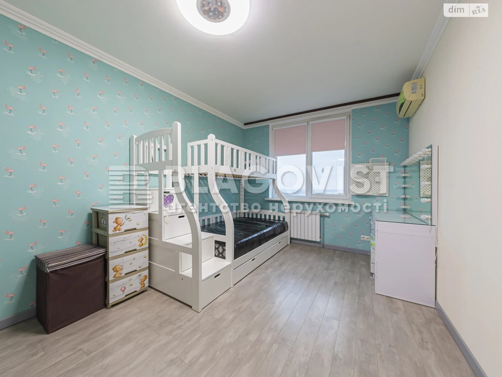 Продаж трикімнатної квартири в Києві, на вул. Левітана 3, район Багринова гора фото 1 Продаж трикімнатної квартири в Києві, на вул. Левітана 3, район Багринова гора фото 1