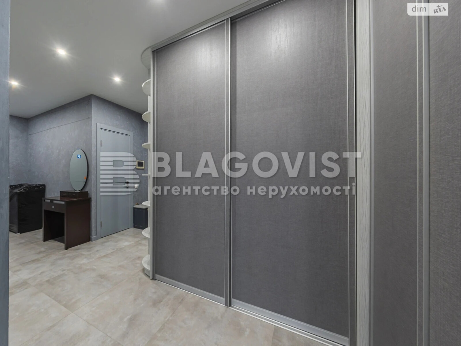Продаж трикімнатної квартири в Києві, на вул. Левітана 3, район Багринова гора фото 1 Продаж трикімнатної квартири в Києві, на вул. Левітана 3, район Багринова гора фото 1