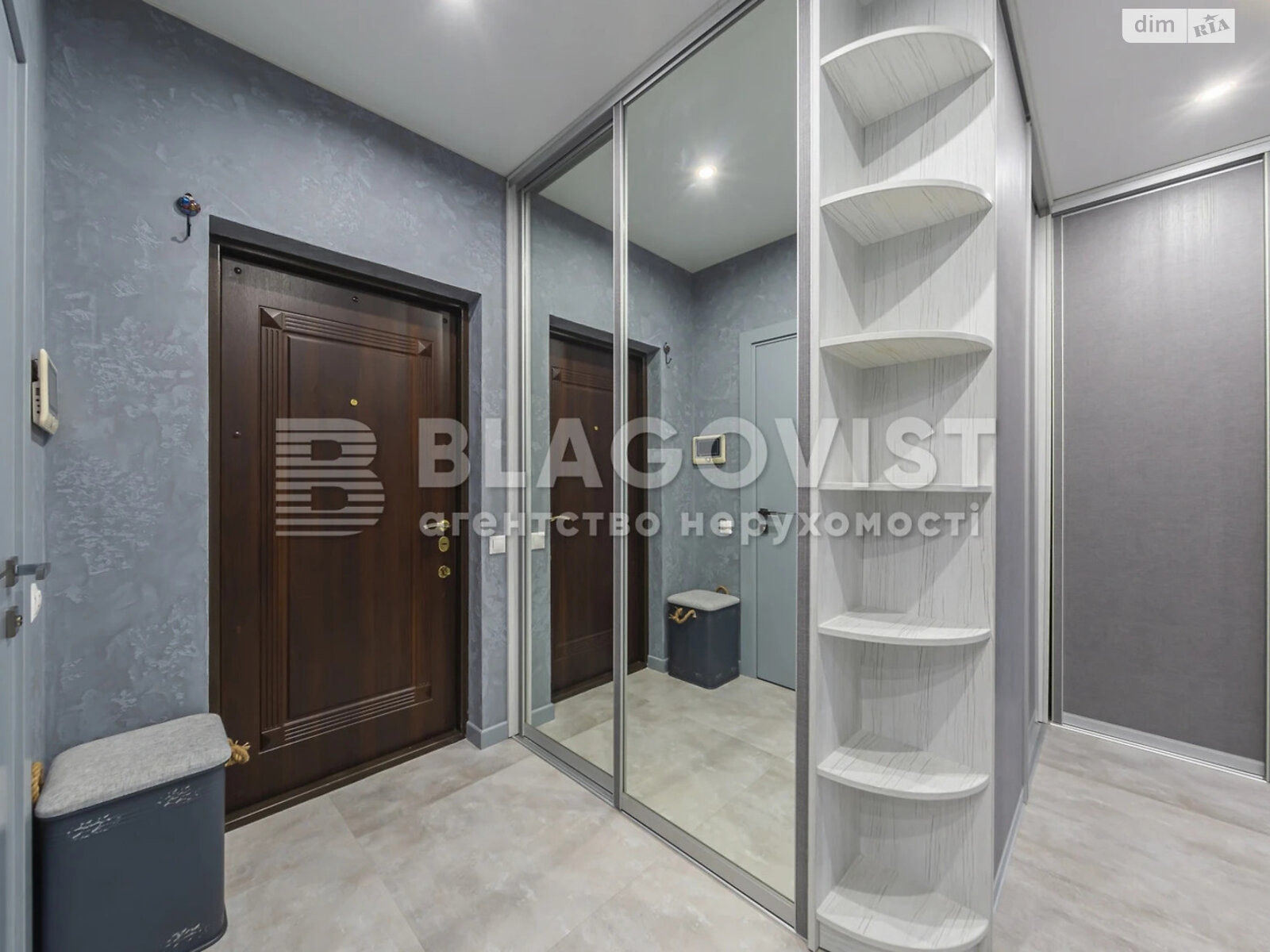 Продаж трикімнатної квартири в Києві, на вул. Левітана 3, район Багринова гора фото 1 Продаж трикімнатної квартири в Києві, на вул. Левітана 3, район Багринова гора фото 1