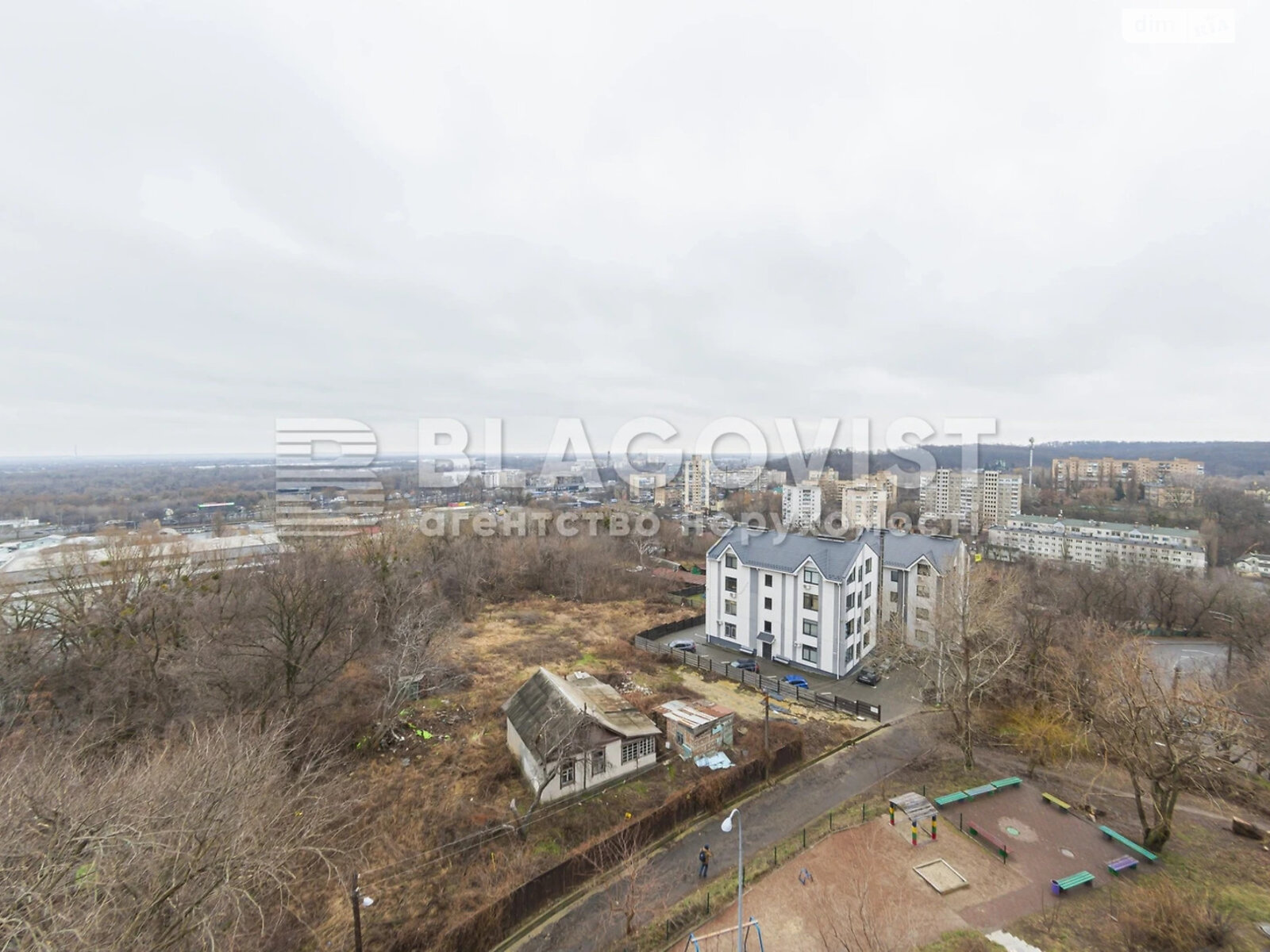 Продаж трикімнатної квартири в Києві, на вул. Левітана 3, район Багринова гора фото 1 Продаж трикімнатної квартири в Києві, на вул. Левітана 3, район Багринова гора фото 1