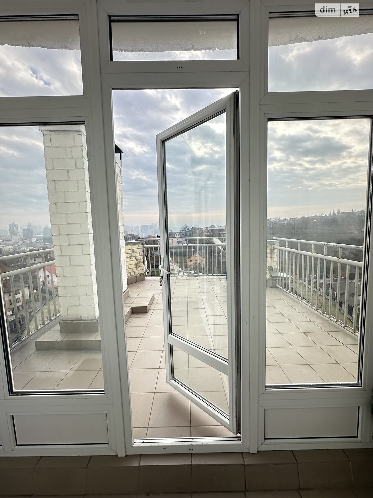 Продажа двухкомнатной квартиры в Киеве, на ул. Мокрая 3, район Батыева Гора фото 1 Продажа двухкомнатной квартиры в Киеве, на ул. Мокрая 3, район Батыева Гора фото 1