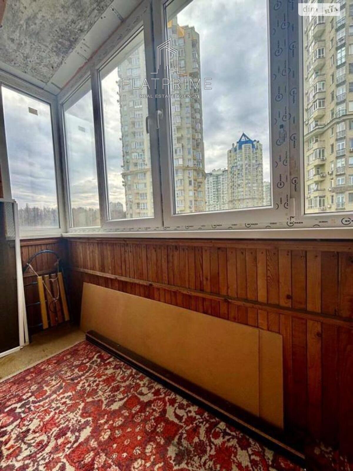 Продажа трехкомнатной квартиры в Киеве, на ул. Мокрая 7, район Батыева Гора фото 1