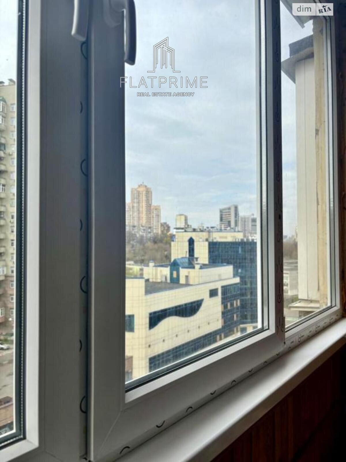 Продажа трехкомнатной квартиры в Киеве, на ул. Мокрая 7, район Батыева Гора фото 1