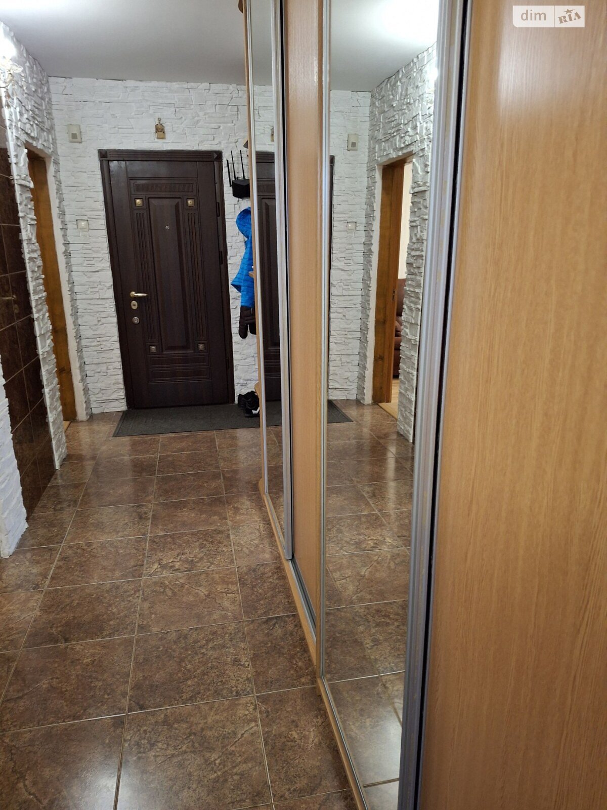 Продаж трикімнатної квартири в Києві, на вул. Академіка Єфремова 27, район Біличі фото 1 Продаж трикімнатної квартири в Києві, на вул. Академіка Єфремова 27, район Біличі фото 1