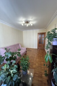 Продажа трехкомнатной квартиры в Киеве, на ул. Николая Ушакова 4, кв. 85, район Беличи фото 2
