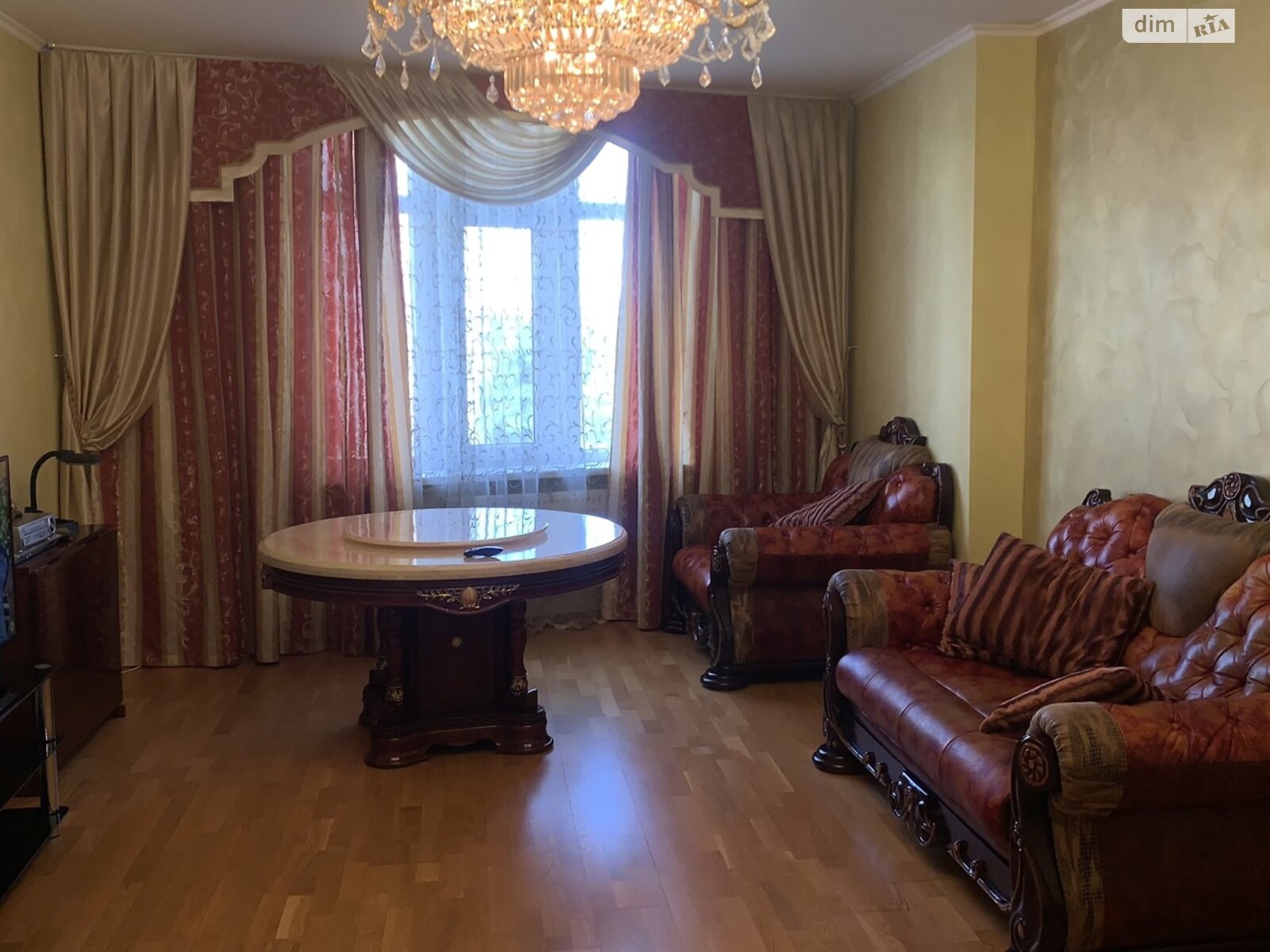 Продаж трикімнатної квартири в Києві, на вул. Миколи Ушакова 1В, район Біличі фото 1 Продаж трикімнатної квартири в Києві, на вул. Миколи Ушакова 1В, район Біличі фото 1