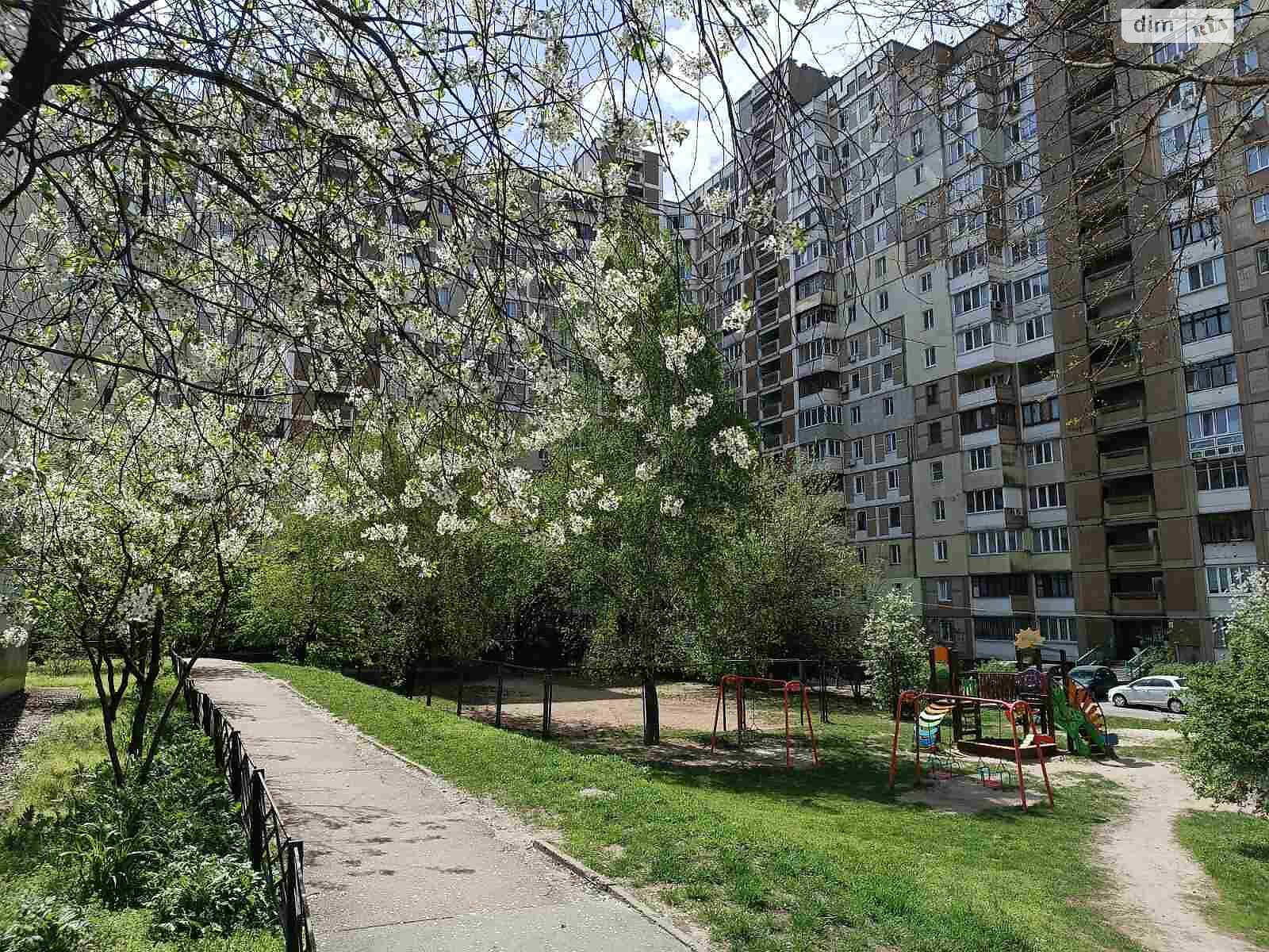 Продажа четырехкомнатной квартиры в Киеве, на ул. Николая Ушакова 16, район Беличи фото 1 Продажа четырехкомнатной квартиры в Киеве, на ул. Николая Ушакова 16, район Беличи фото 1