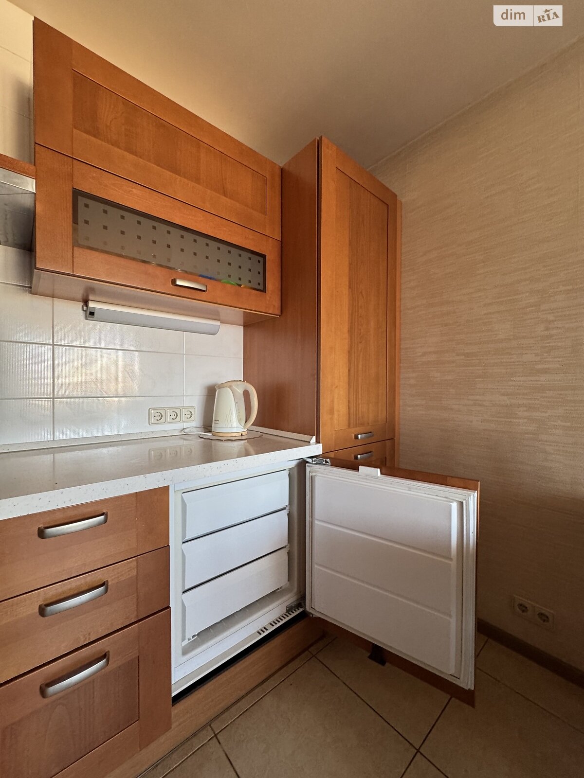 Продажа трехкомнатной квартиры в Киеве, на ул. Осенняя 33, район Беличи фото 1 Продажа трехкомнатной квартиры в Киеве, на ул. Осенняя 33, район Беличи фото 1