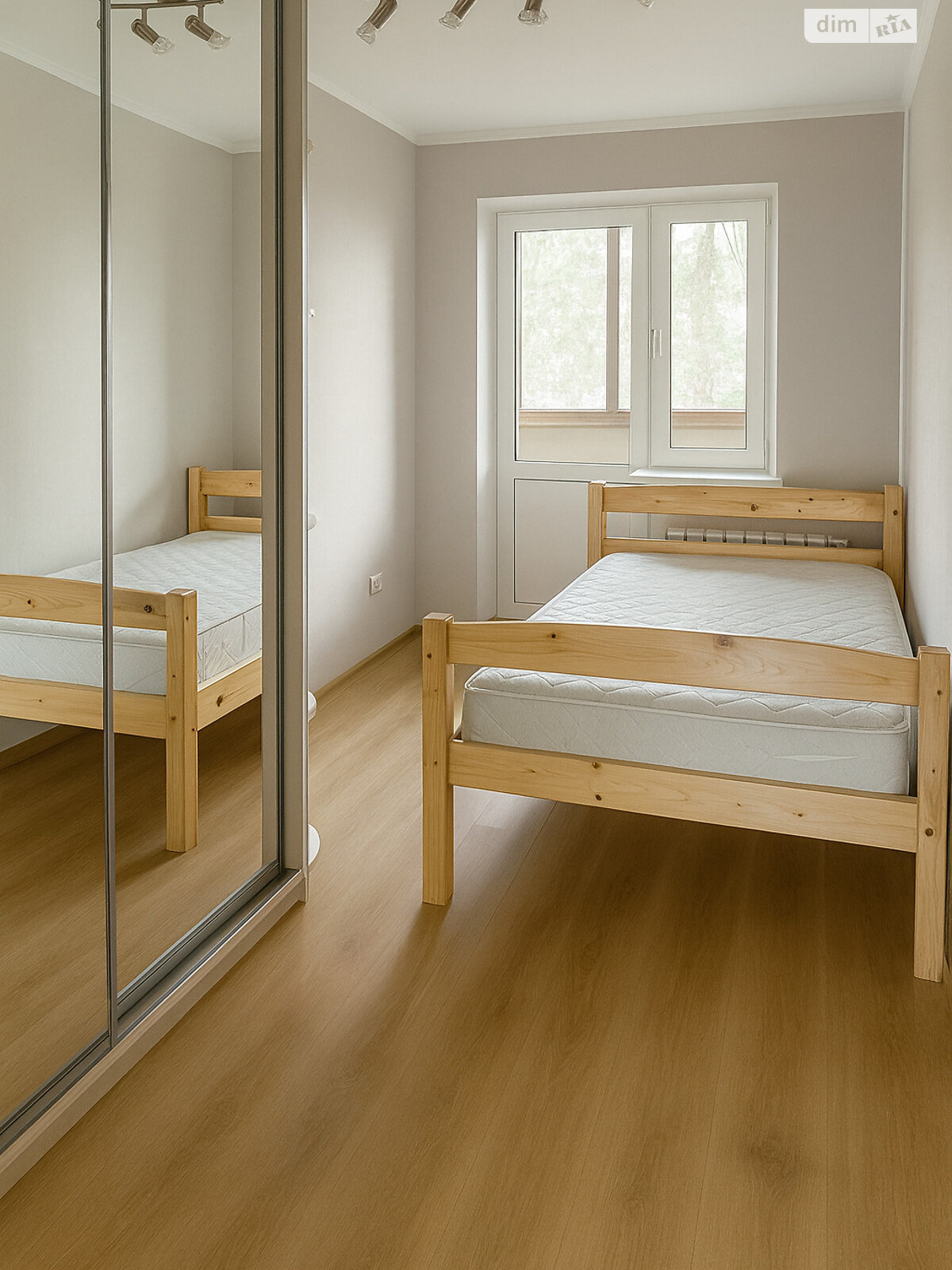 Продаж трикімнатної квартири в Києві, на вул. Березняківська 38, район Березняки фото 1