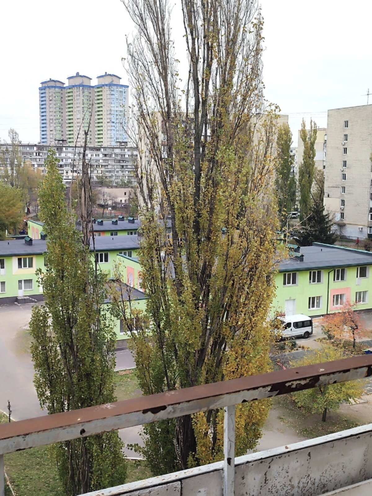 Продаж трикімнатної квартири в Києві, на просп. Павла Тичини 12В, район Березняки фото 1 Продаж трикімнатної квартири в Києві, на просп. Павла Тичини 12В, район Березняки фото 1