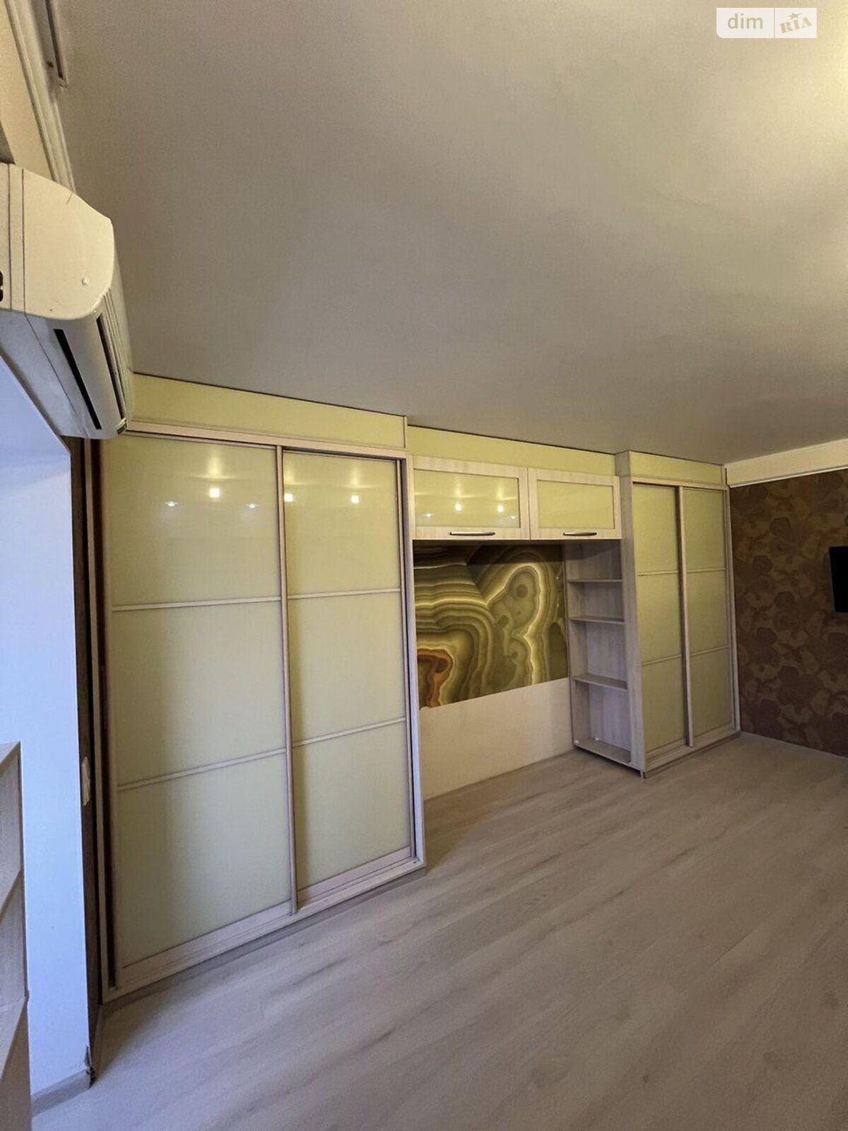 Продаж однокімнатної квартири в Києві, на просп. Павла Тичини 26А, район Березняки фото 1 Продаж однокімнатної квартири в Києві, на просп. Павла Тичини 26А, район Березняки фото 1