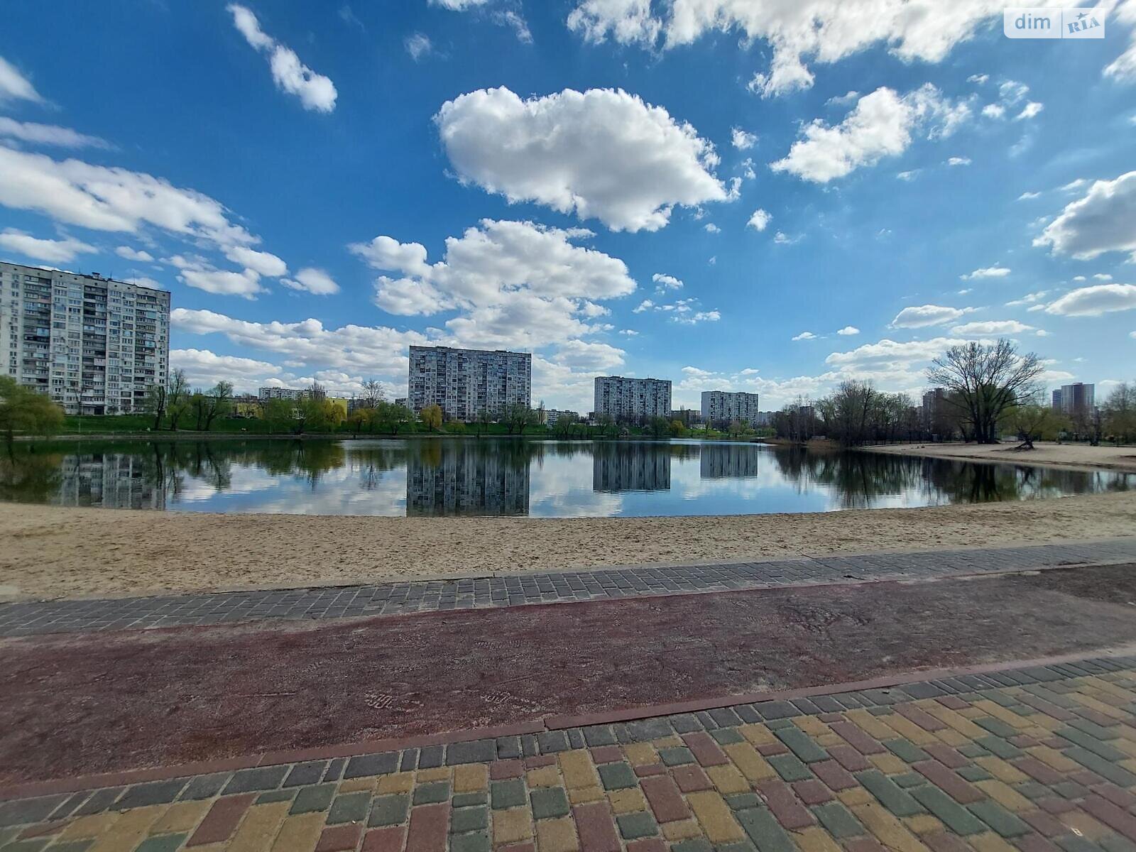 Продаж трикімнатної квартири в Києві, на просп. Павла Тичини 20А, район Березняки фото 1 Продаж трикімнатної квартири в Києві, на просп. Павла Тичини 20А, район Березняки фото 1
