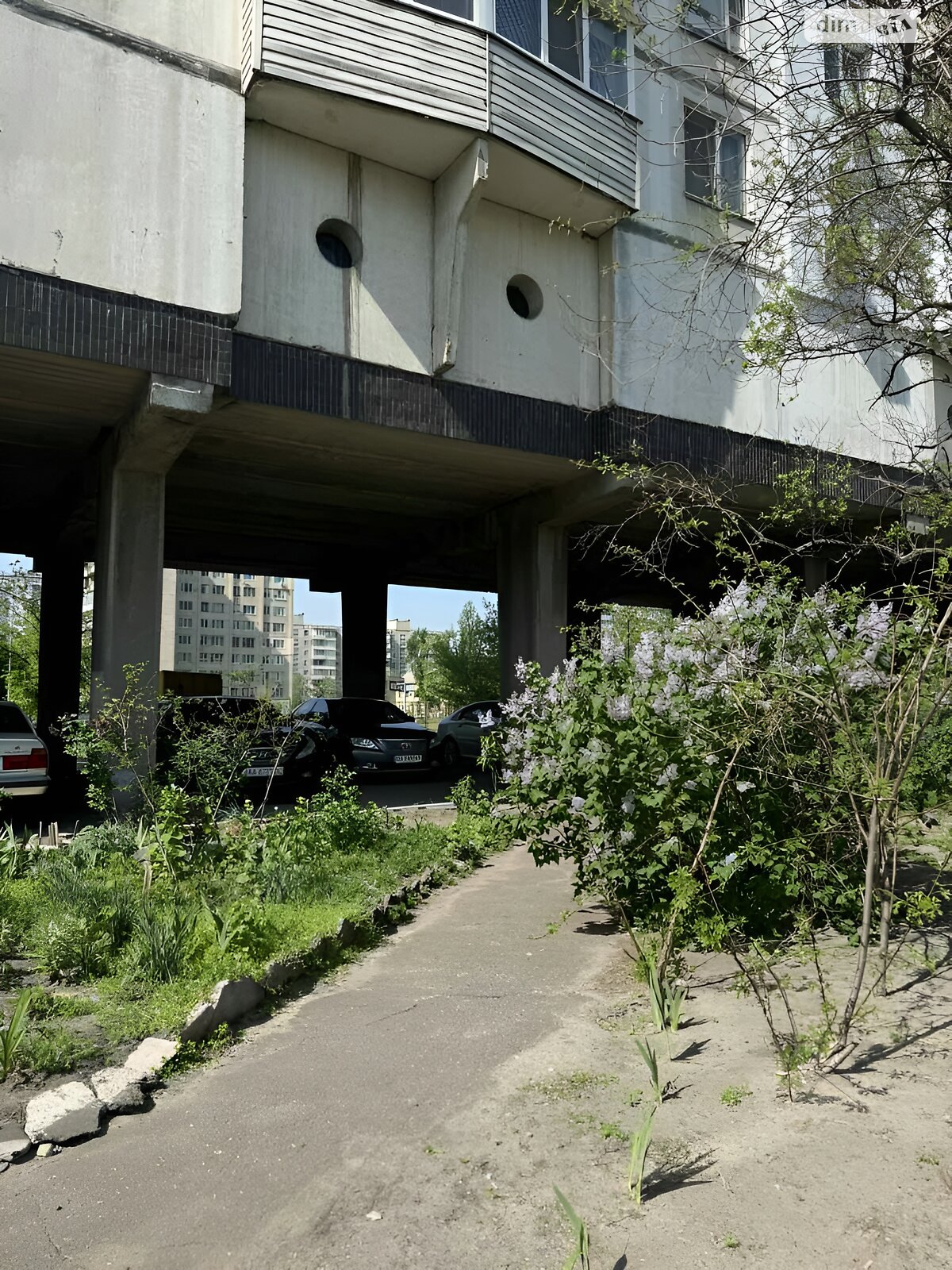 Продажа трехкомнатной квартиры в Киеве, на просп. Павла Тычины 13, район Березняки фото 1 Продажа трехкомнатной квартиры в Киеве, на просп. Павла Тычины 13, район Березняки фото 1