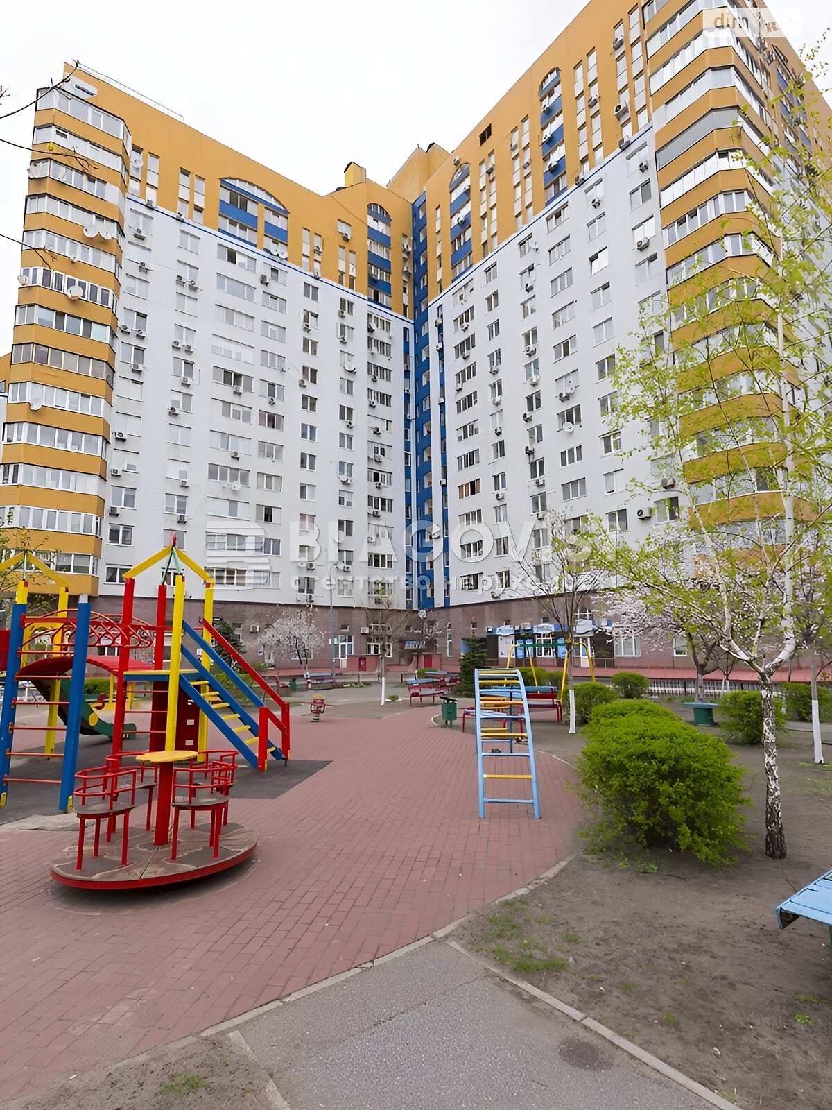 Продаж трикімнатної квартири в Києві, на просп. Павла Тичини 16/2, район Березняки фото 1 Продаж трикімнатної квартири в Києві, на просп. Павла Тичини 16/2, район Березняки фото 1