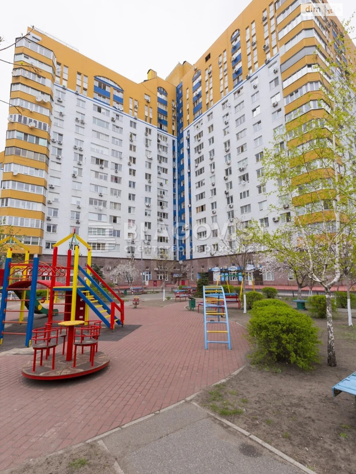Продаж трикімнатної квартири в Києві, на просп. Павла Тичини 16/2, район Березняки фото 1 Продаж трикімнатної квартири в Києві, на просп. Павла Тичини 16/2, район Березняки фото 1
