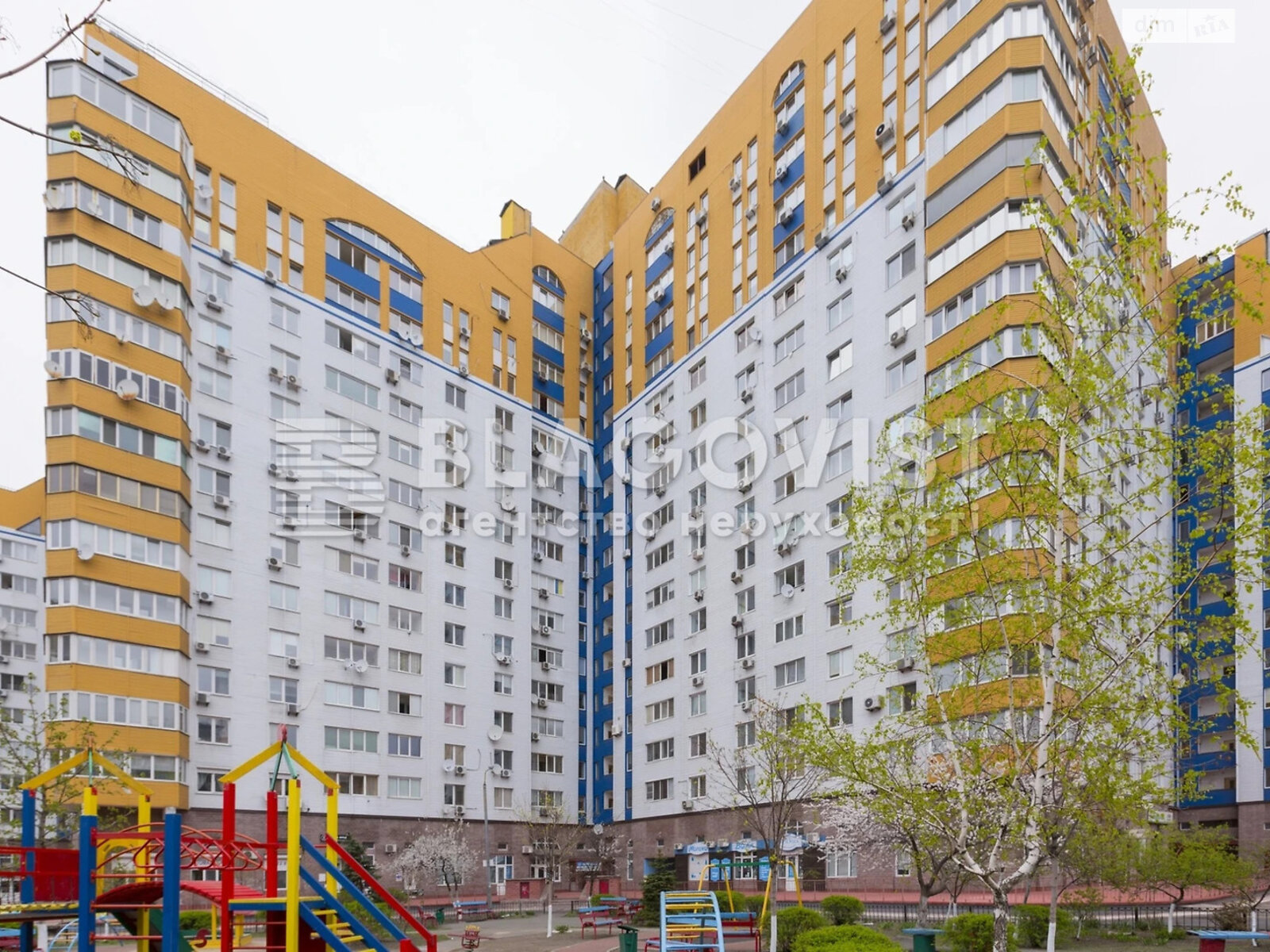 Продаж трикімнатної квартири в Києві, на просп. Павла Тичини 16/2, район Березняки фото 1 Продаж трикімнатної квартири в Києві, на просп. Павла Тичини 16/2, район Березняки фото 1