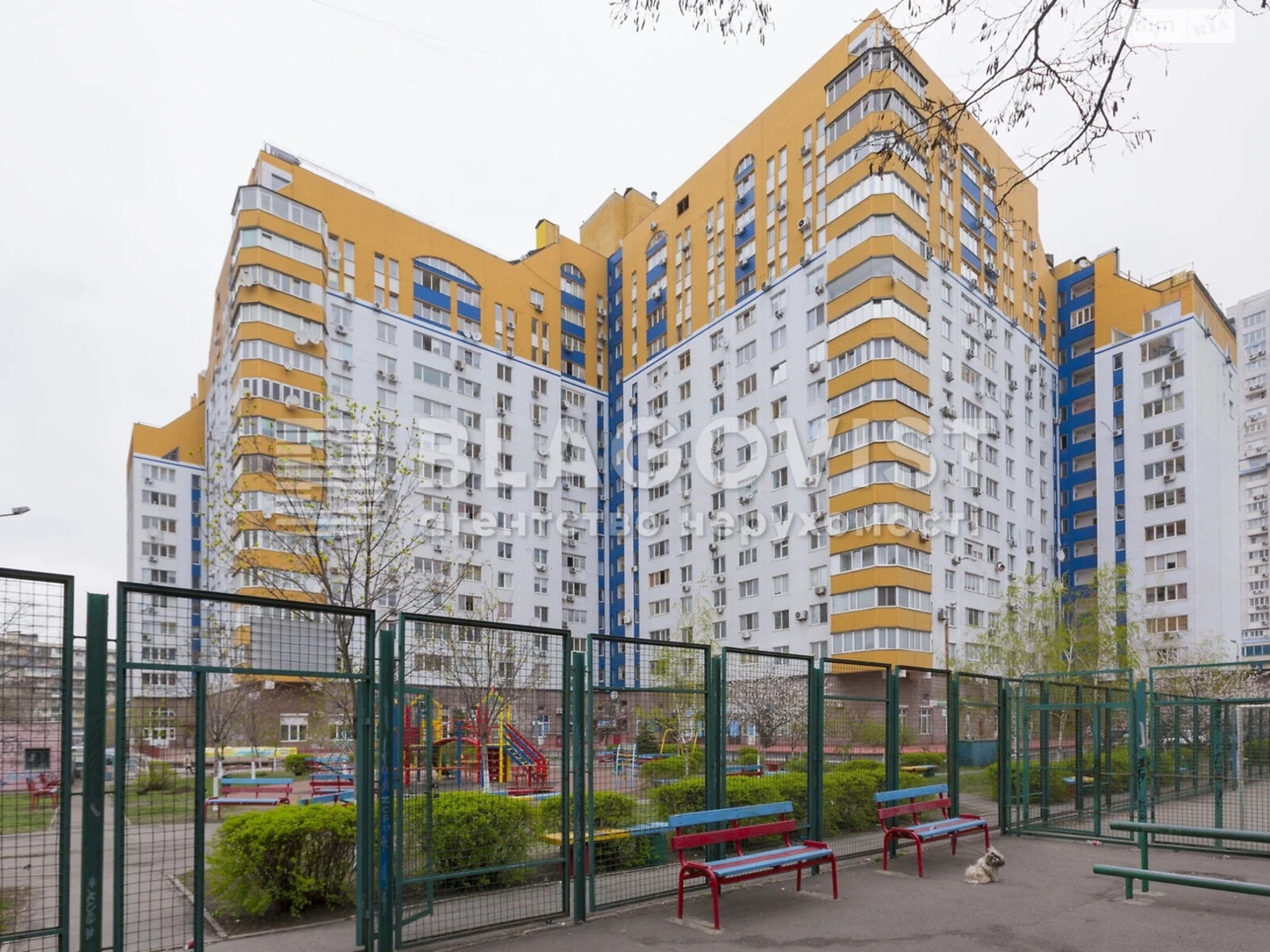 Продаж трикімнатної квартири в Києві, на просп. Павла Тичини 16/2, район Березняки фото 1 Продаж трикімнатної квартири в Києві, на просп. Павла Тичини 16/2, район Березняки фото 1