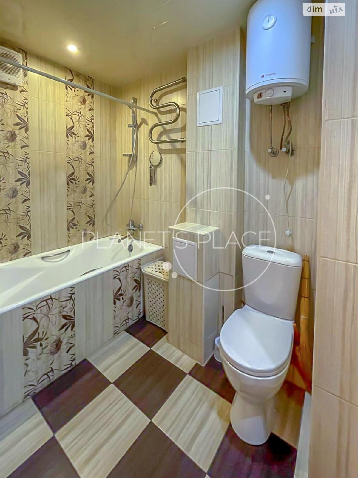 Продажа трехкомнатной квартиры в Киеве, на просп. Павла Тычины 11, район Березняки фото 1